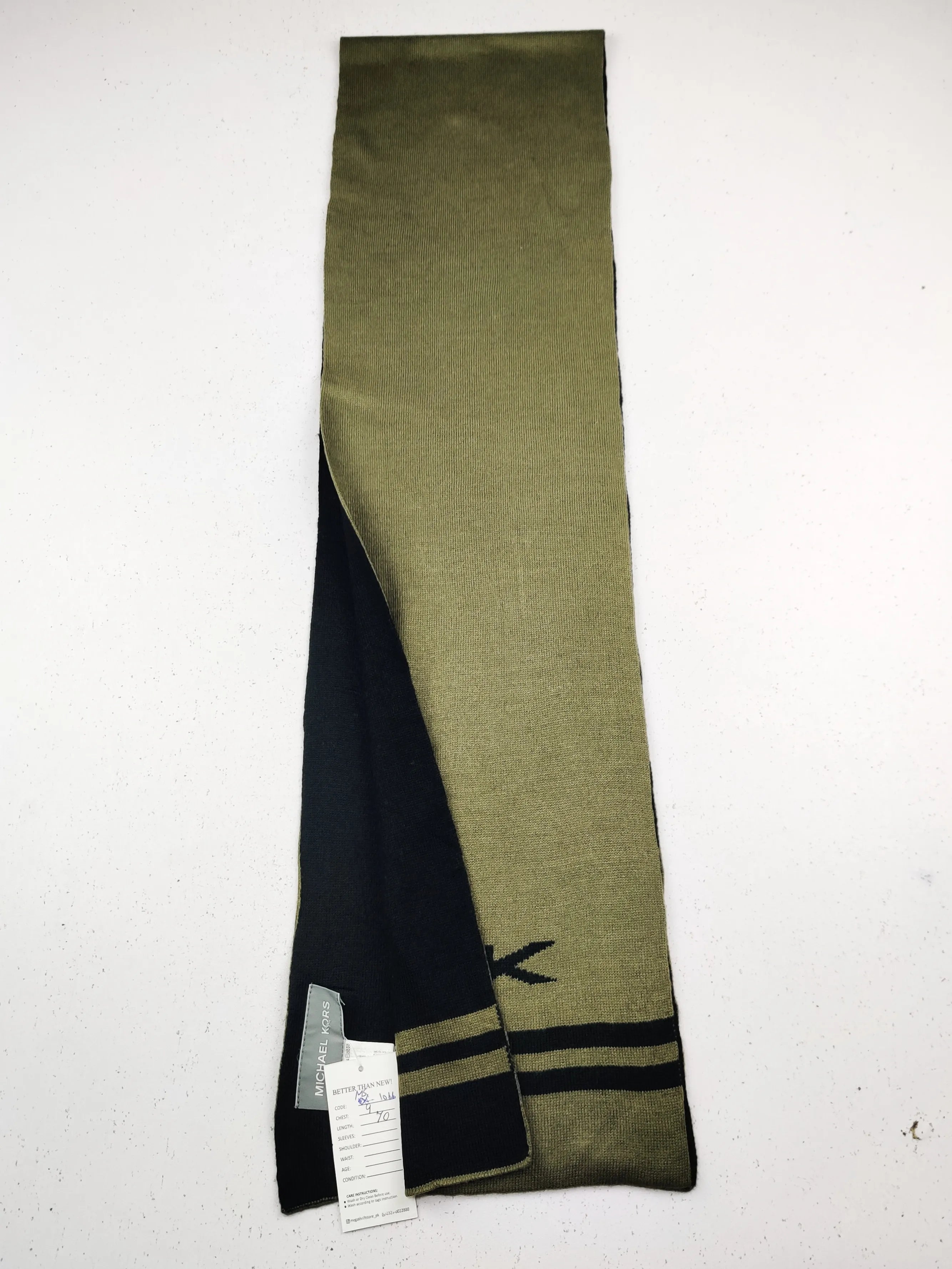 Buy online pre-used pre-loved 100% authentic & Original branded M.I.C.H.A.E.L K.O.R.S (MS-1066) available in Pakistan. Top international brands avilable.