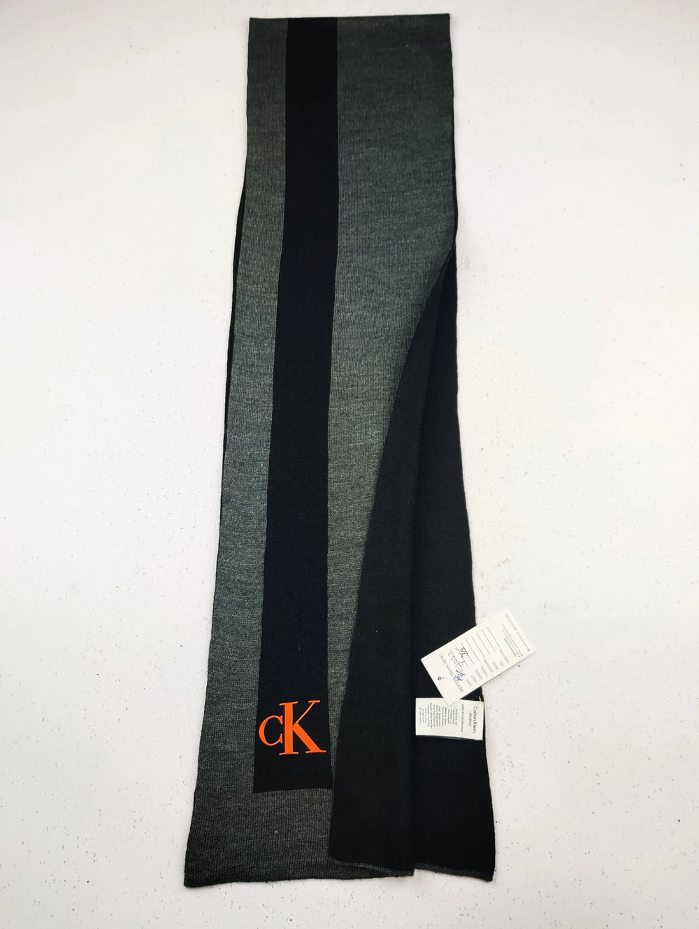 Buy online pre-used pre-loved 100% authentic & Original branded C.O.A.C.H (MS-1067) available in Pakistan. Top international brands avilable.