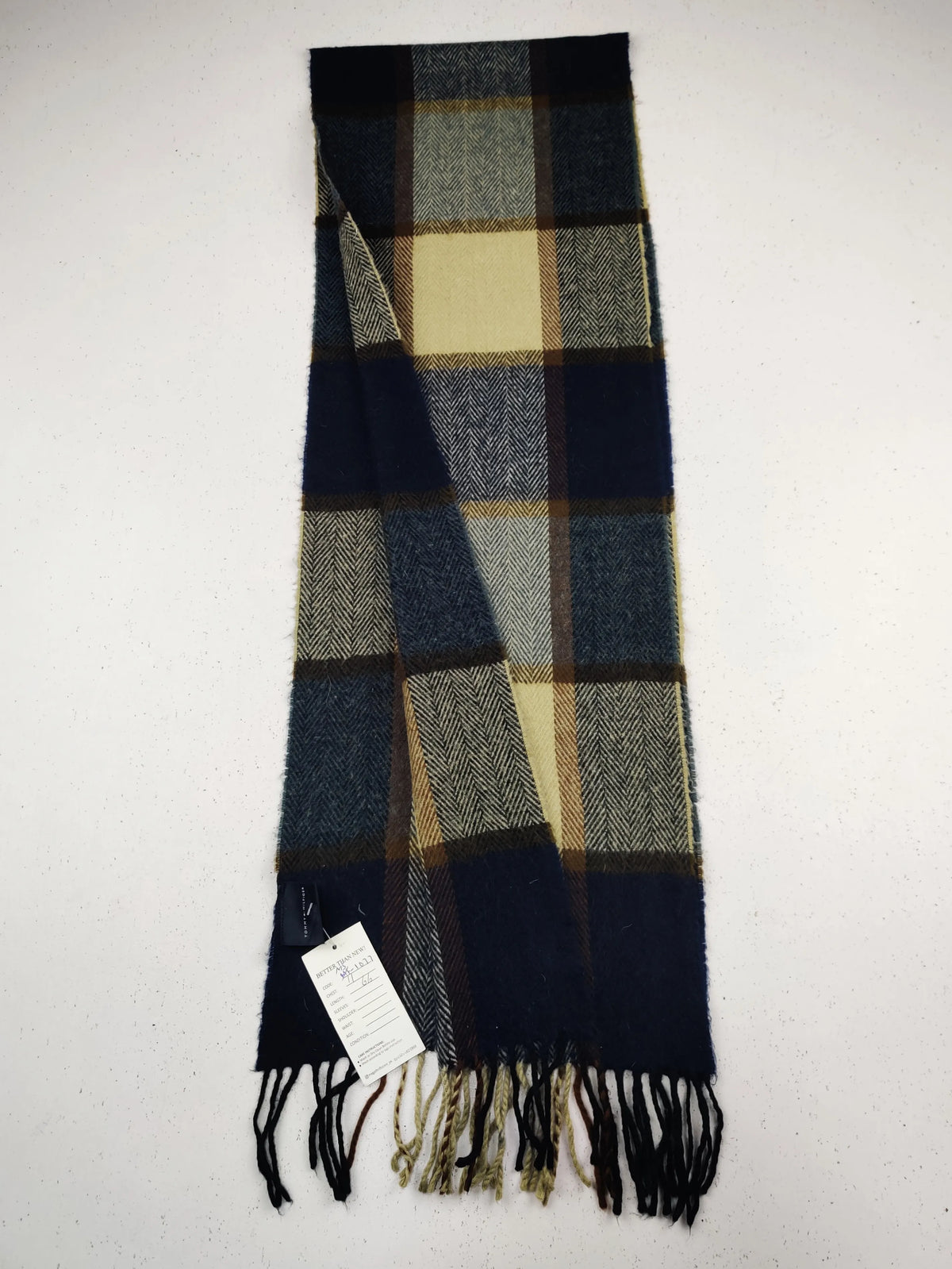 Buy online pre-used pre-loved 100% authentic & Original branded T.O.M.M.Y H.I.L.F.I.G.E.R (MS-1077) available in Pakistan. Top international brands avilable.