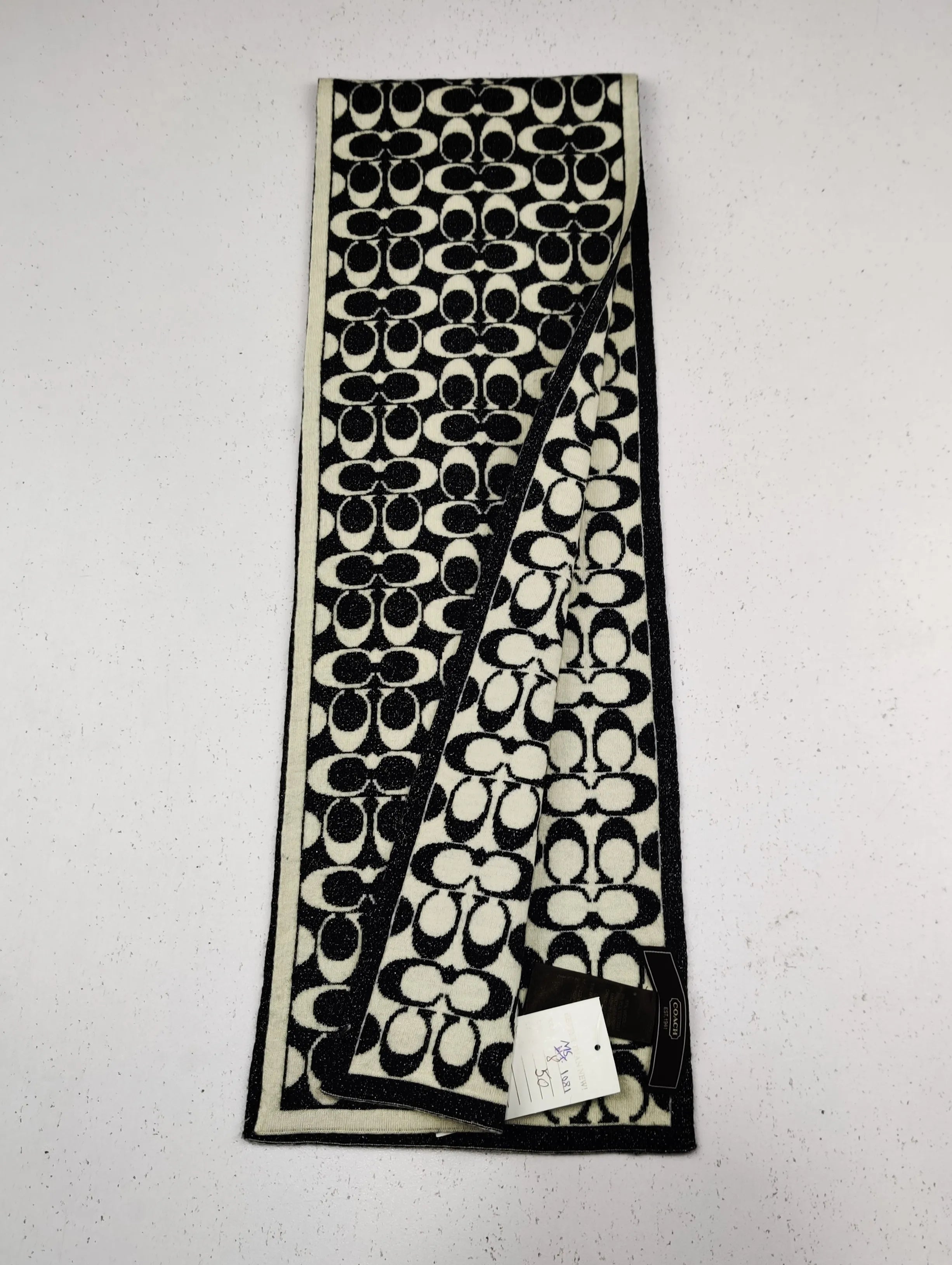 Buy online pre-used pre-loved 100% authentic & Original branded C.O.A.C.H (MS-1081) available in Pakistan. Top international brands avilable.