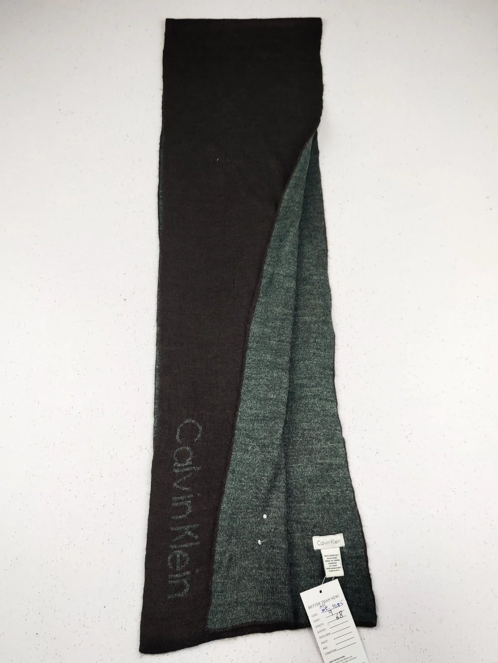 Buy online pre-used pre-loved 100% authentic & Original branded C.A.L.V.I.N K.L.E.I.N (MS-1085) available in Pakistan. Top international brands avilable.
