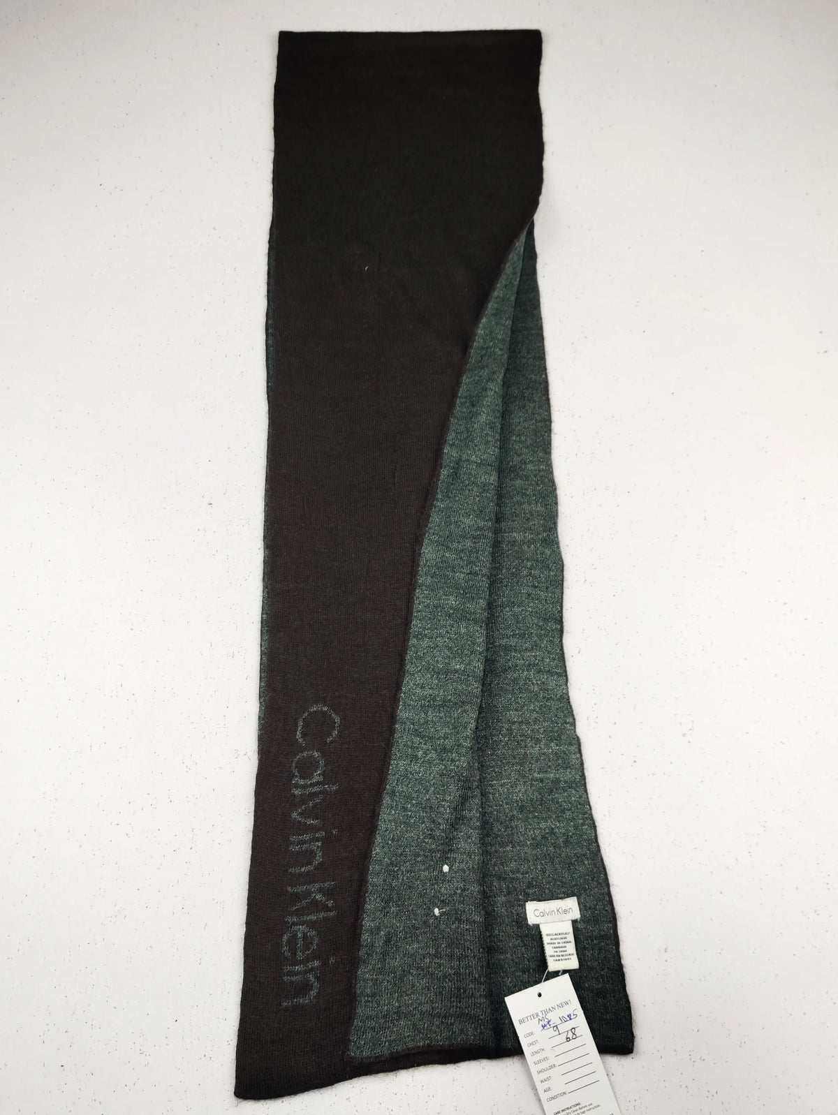 Buy online pre-used pre-loved 100% authentic & Original branded C.A.L.V.I.N K.L.E.I.N (MS-1085) available in Pakistan. Top international brands avilable.