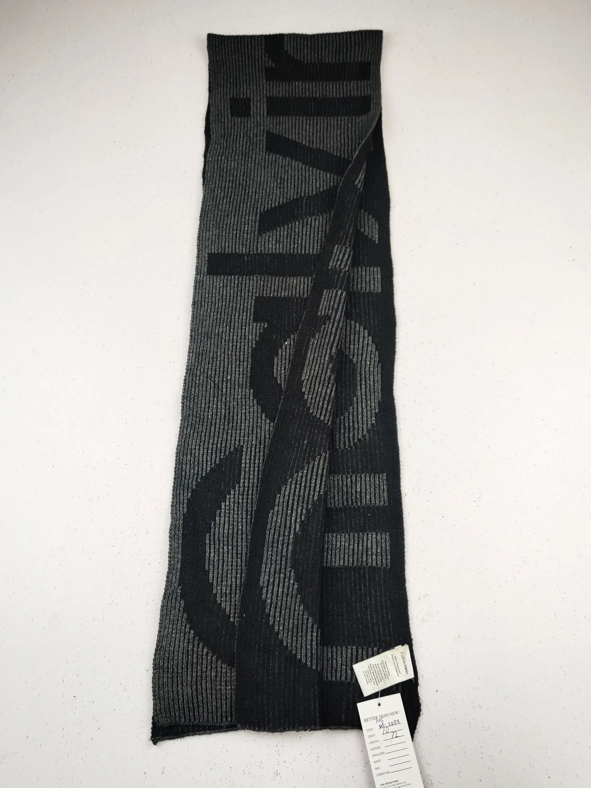 Buy online pre-used pre-loved 100% authentic & Original branded C.A.L.V.I.N K.L.E.I.N (MS-1089) available in Pakistan. Top international brands avilable.