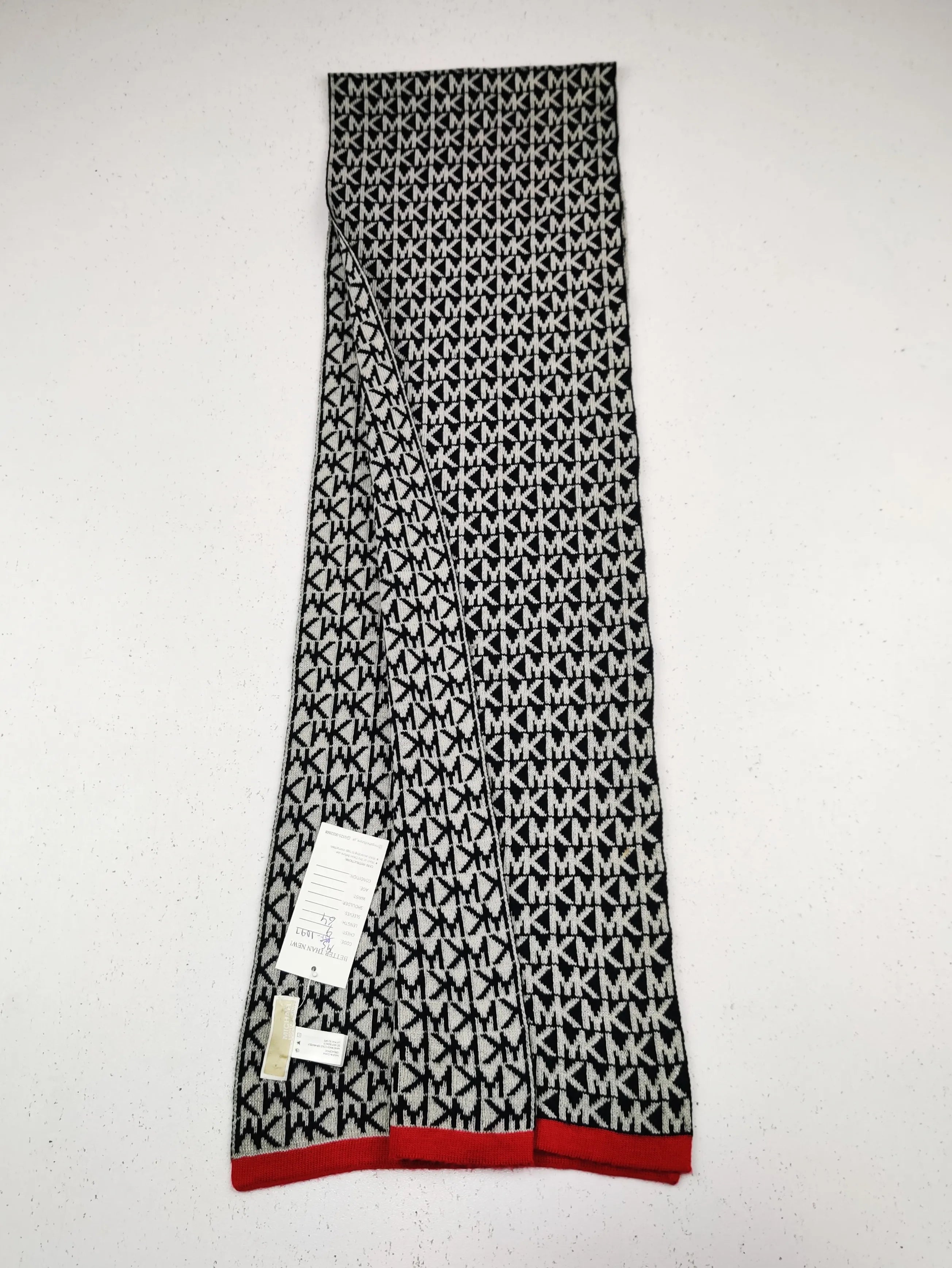 Buy online pre-used pre-loved 100% authentic & Original branded M.I.C.H.A.E.L K.O.R.S (MS-1097) available in Pakistan. Top international brands avilable.