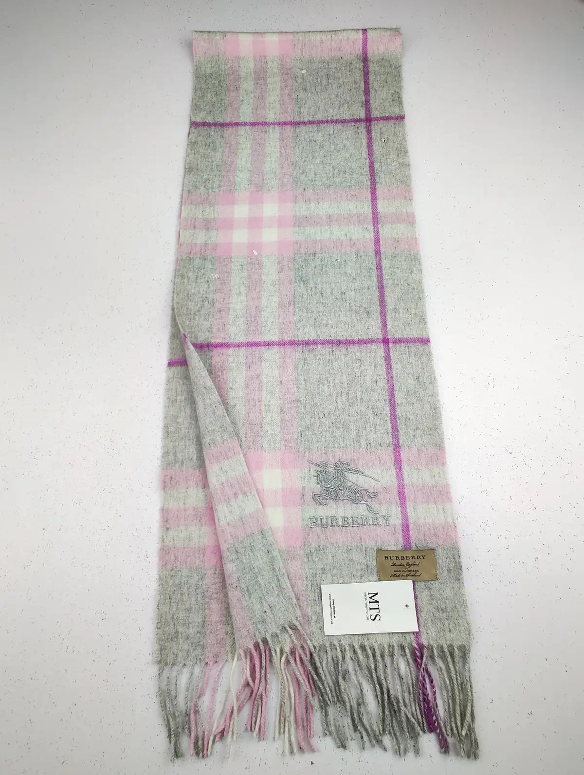 Buy online pre-used pre-loved 100% authentic & Original branded Burberry (MS-110) available in Pakistan. Top international brands avilable.