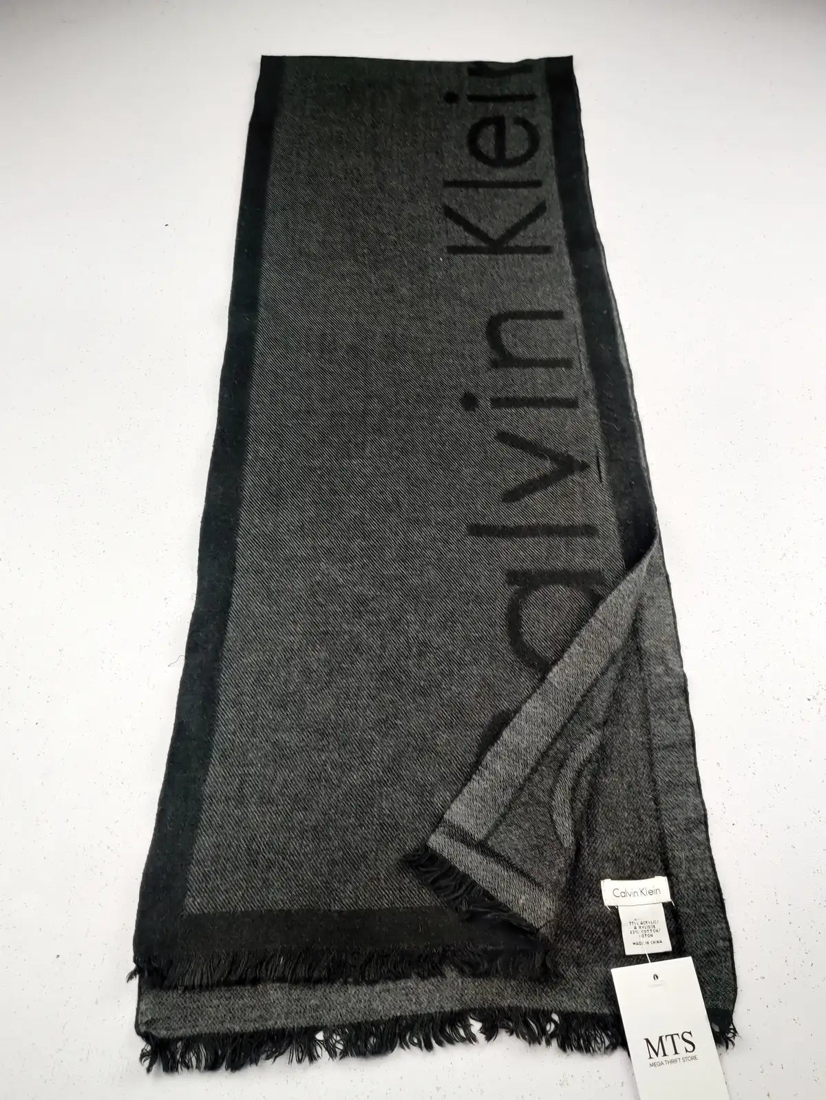 Buy online pre-used pre-loved 100% authentic & Original branded Calvin Klein (MS-112) available in Pakistan. Top international brands avilable.