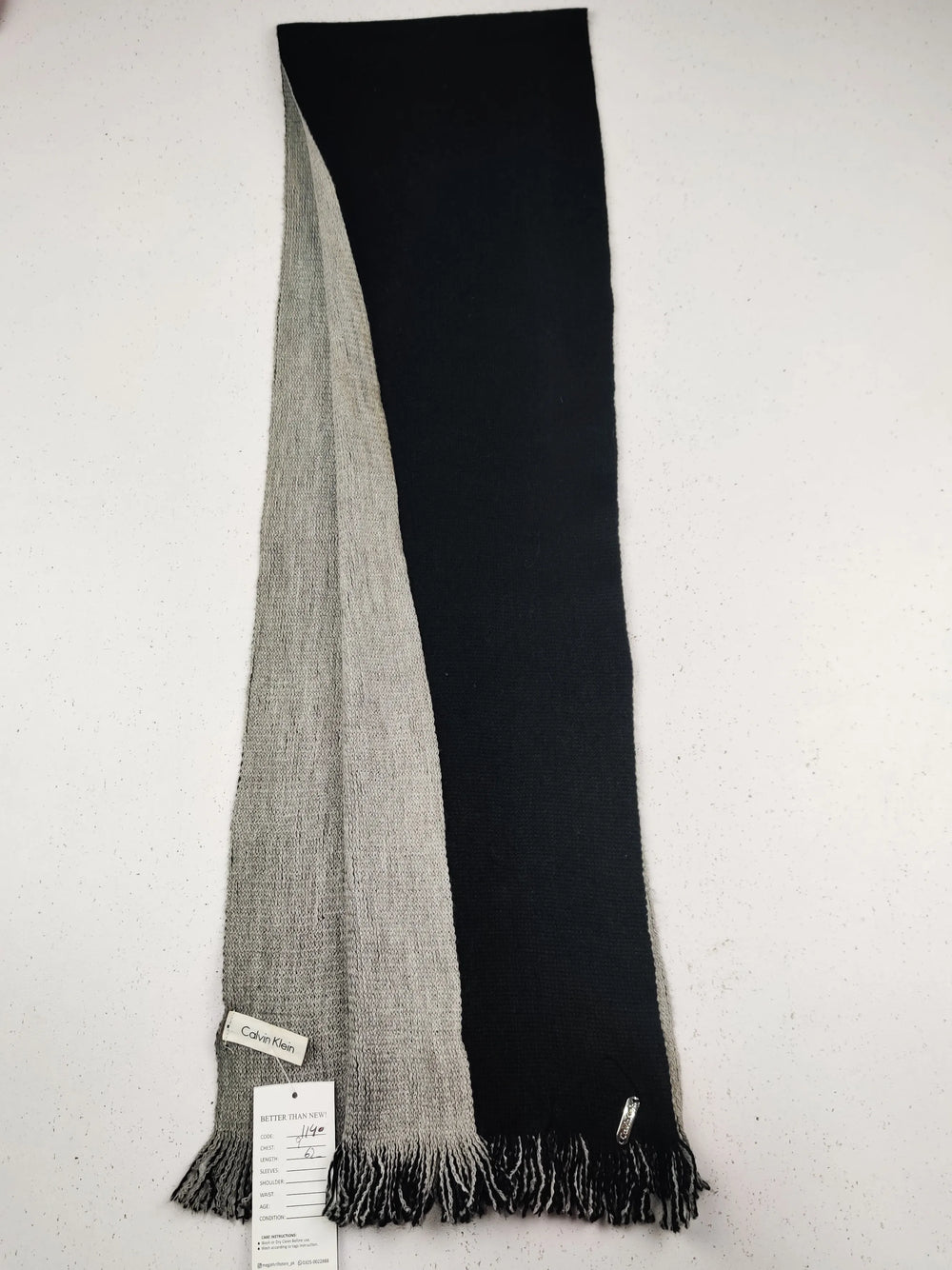 Buy online pre-used pre-loved 100% authentic & Original branded C.A.L.V.I.N K.L.E.I.N (MS-1140) available in Pakistan. Top international brands avilable.