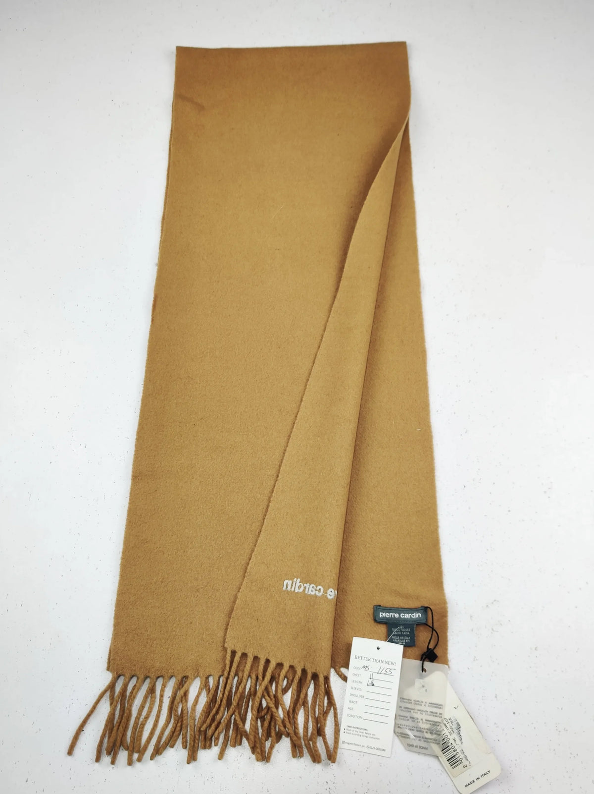 Buy online pre-used pre-loved 100% authentic & Original branded P.I.E.R.R.E C.A.R.D.I.N (MS-1155) available in Pakistan. Top international brands avilable.