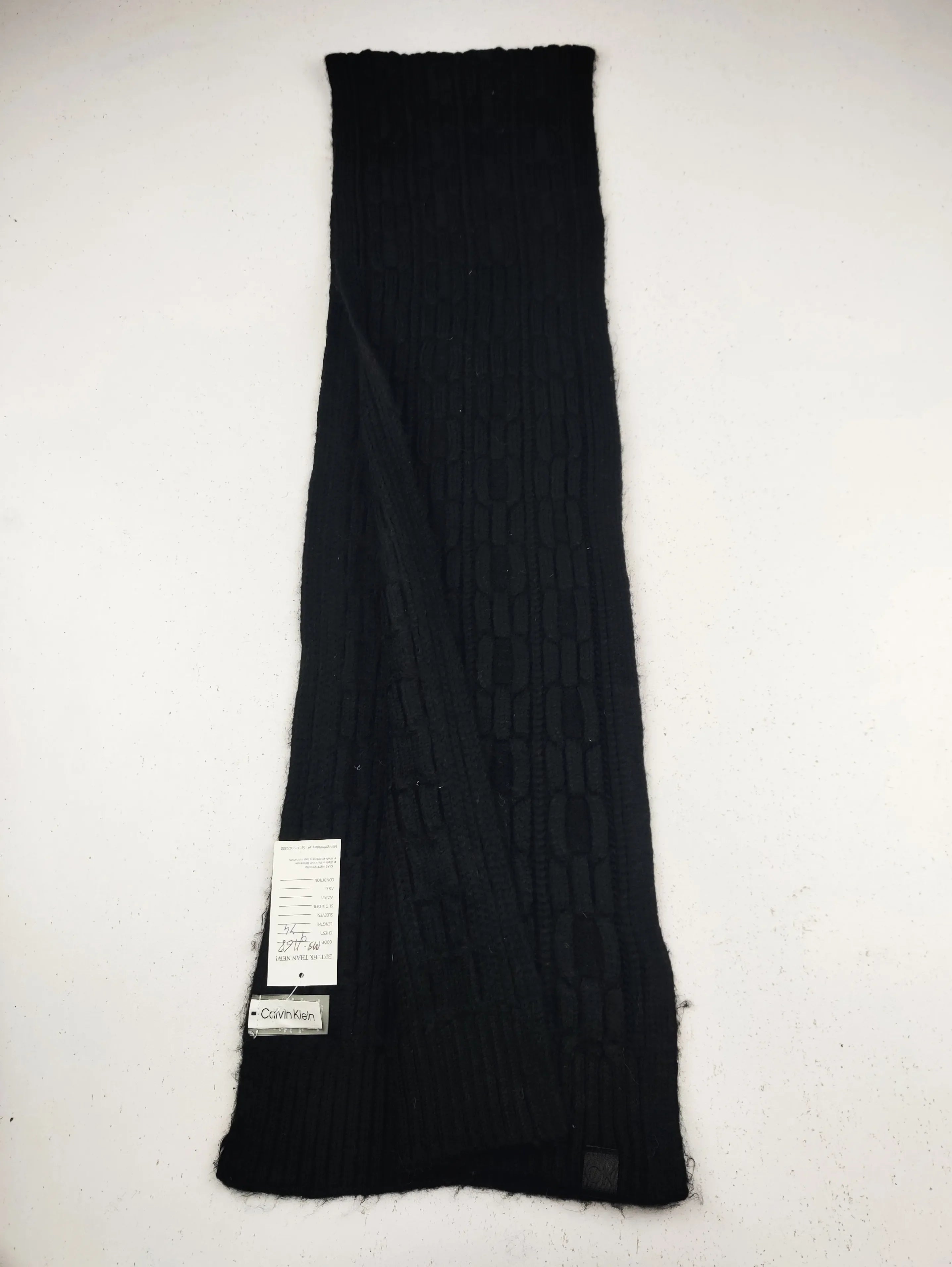 Buy online pre-used pre-loved 100% authentic & Original branded C.A.L.V.I.N K.L.E.I.N (MS-1168) available in Pakistan. Top international brands avilable.