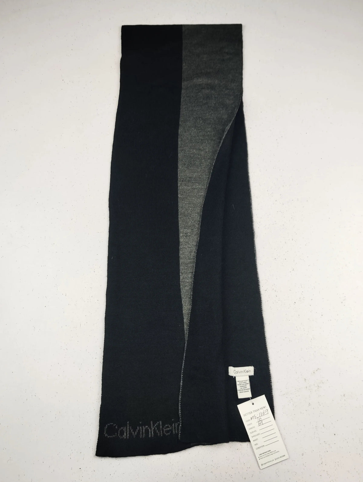 Buy online pre-used pre-loved 100% authentic & Original branded C.A.L.V.I.N K.L.E.I.N (MS-1169) available in Pakistan. Top international brands avilable.