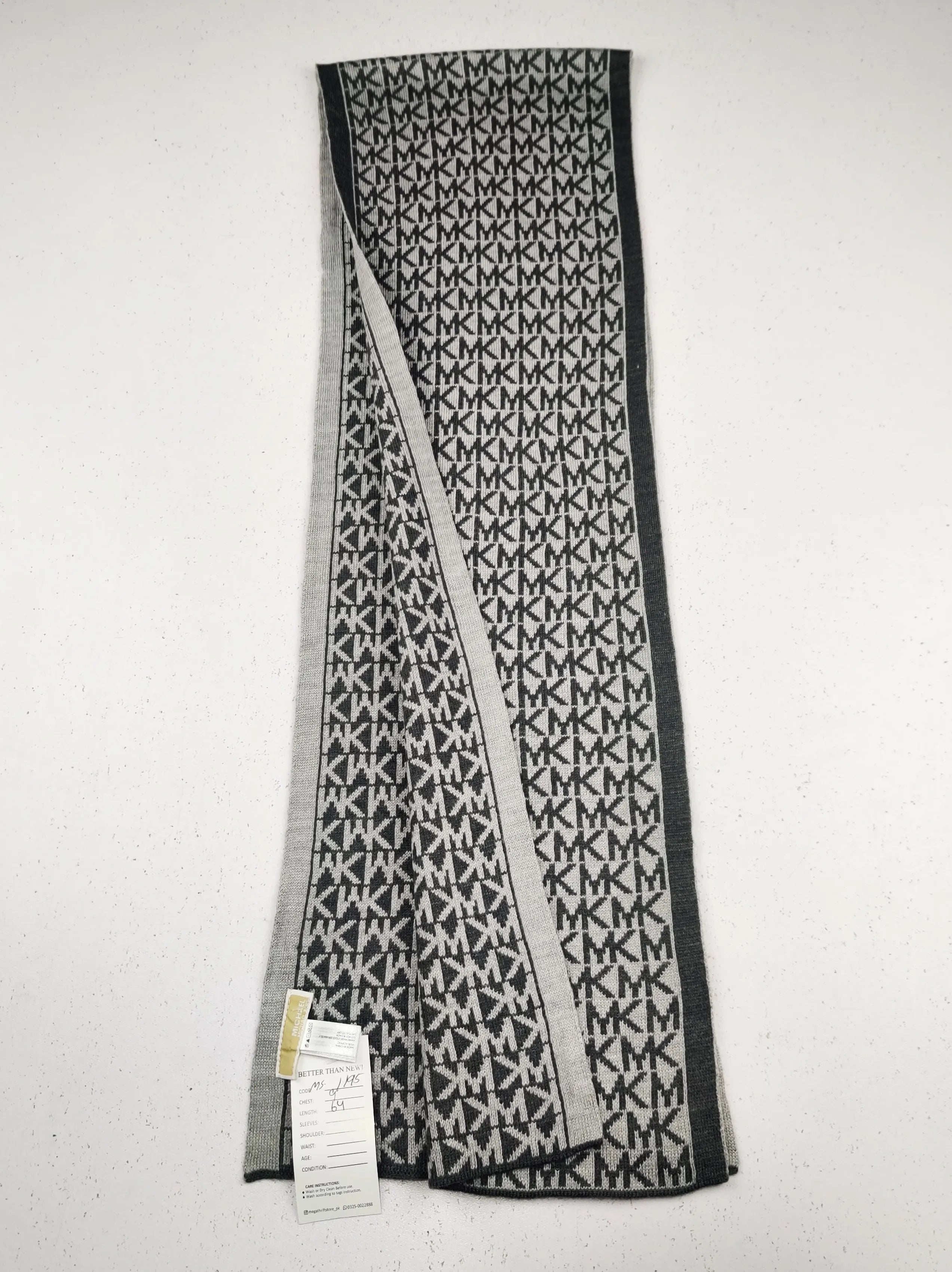 Buy online pre-used pre-loved 100% authentic & Original branded M.I.C.H.A.E.L K.O.R.S (MS-1195) available in Pakistan. Top international brands avilable.