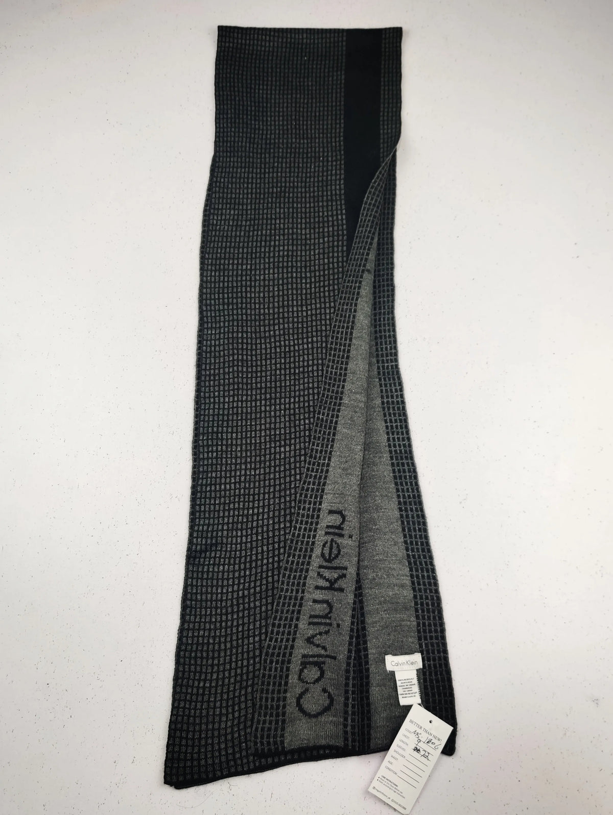 Buy online pre-used pre-loved 100% authentic & Original branded C.A.L.V.I.N K.L.E.I.N (MS-1206) available in Pakistan. Top international brands avilable.