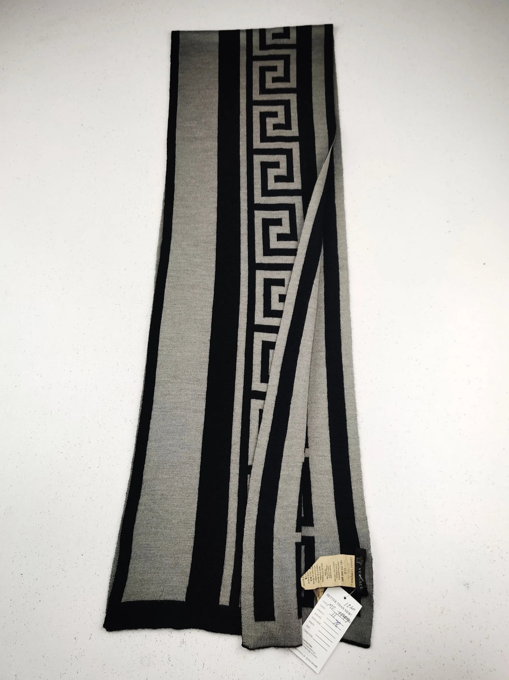 Buy online pre-used pre-loved 100% authentic & Original branded V.E.R.S.A.C.E (MS-1210) available in Pakistan. Top international brands avilable.