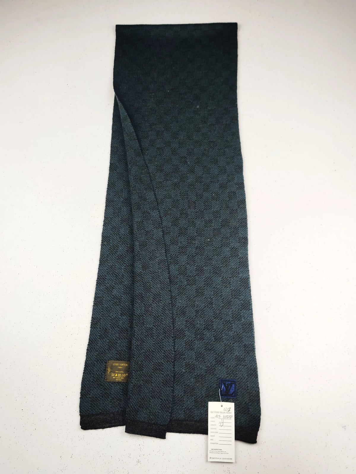 Buy online pre-used pre-loved 100% authentic & Original branded L.O.U.I.S V.U.I.T.T.O.N (MS-1212) available in Pakistan. Top international brands avilable.