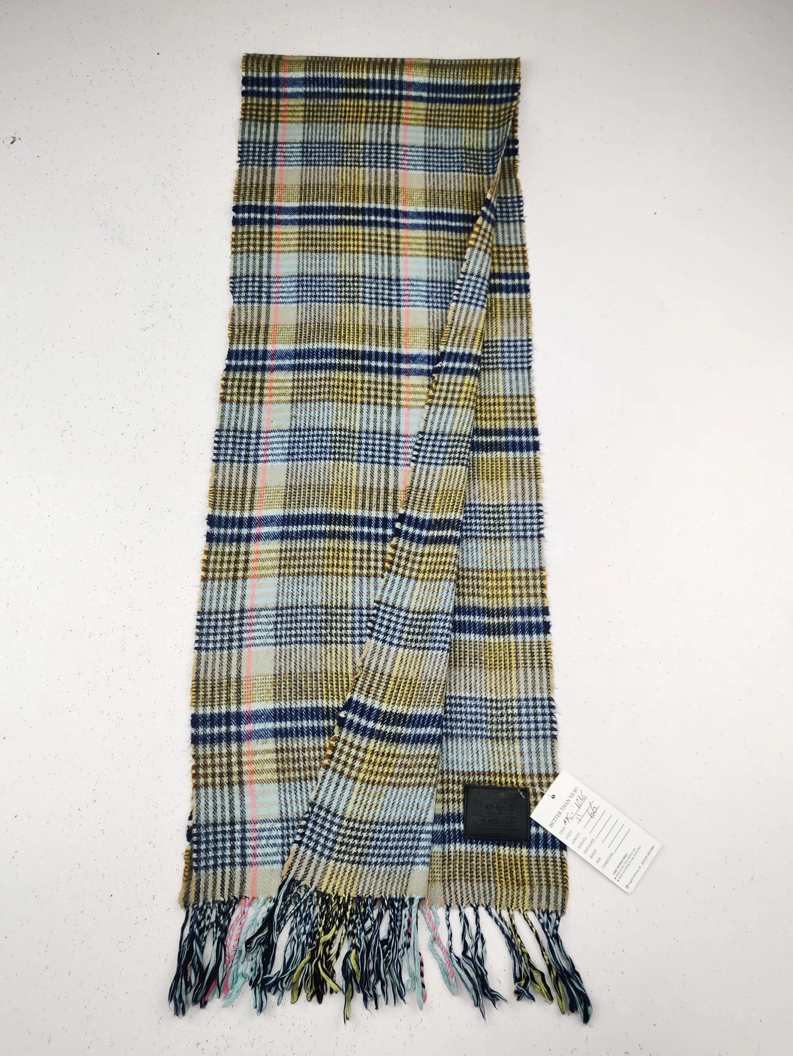 Buy online pre-used pre-loved 100% authentic & Original branded C.O.A.C.H (MS-1216) available in Pakistan. Top international brands avilable.