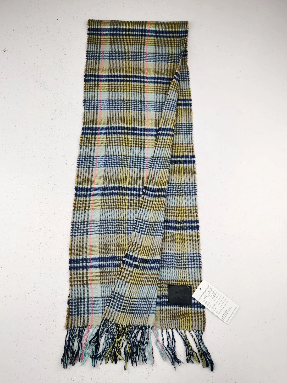 Buy online pre-used pre-loved 100% authentic & Original branded C.O.A.C.H (MS-1216) available in Pakistan. Top international brands avilable.