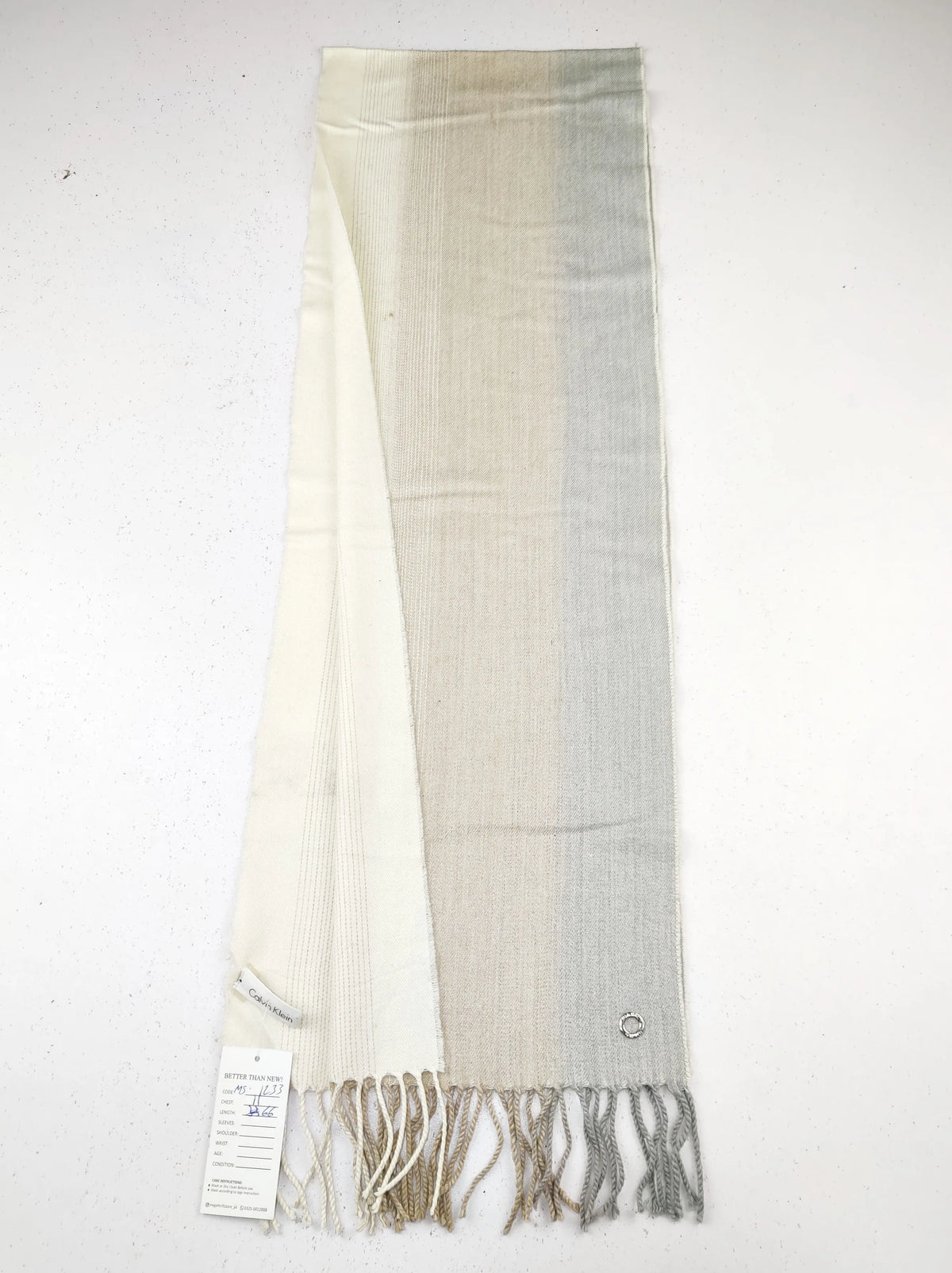 Buy online pre-used pre-loved 100% authentic & Original branded C.A.L.V.I.N K.L.E.I.N (MS-1233) available in Pakistan. Top international brands avilable.