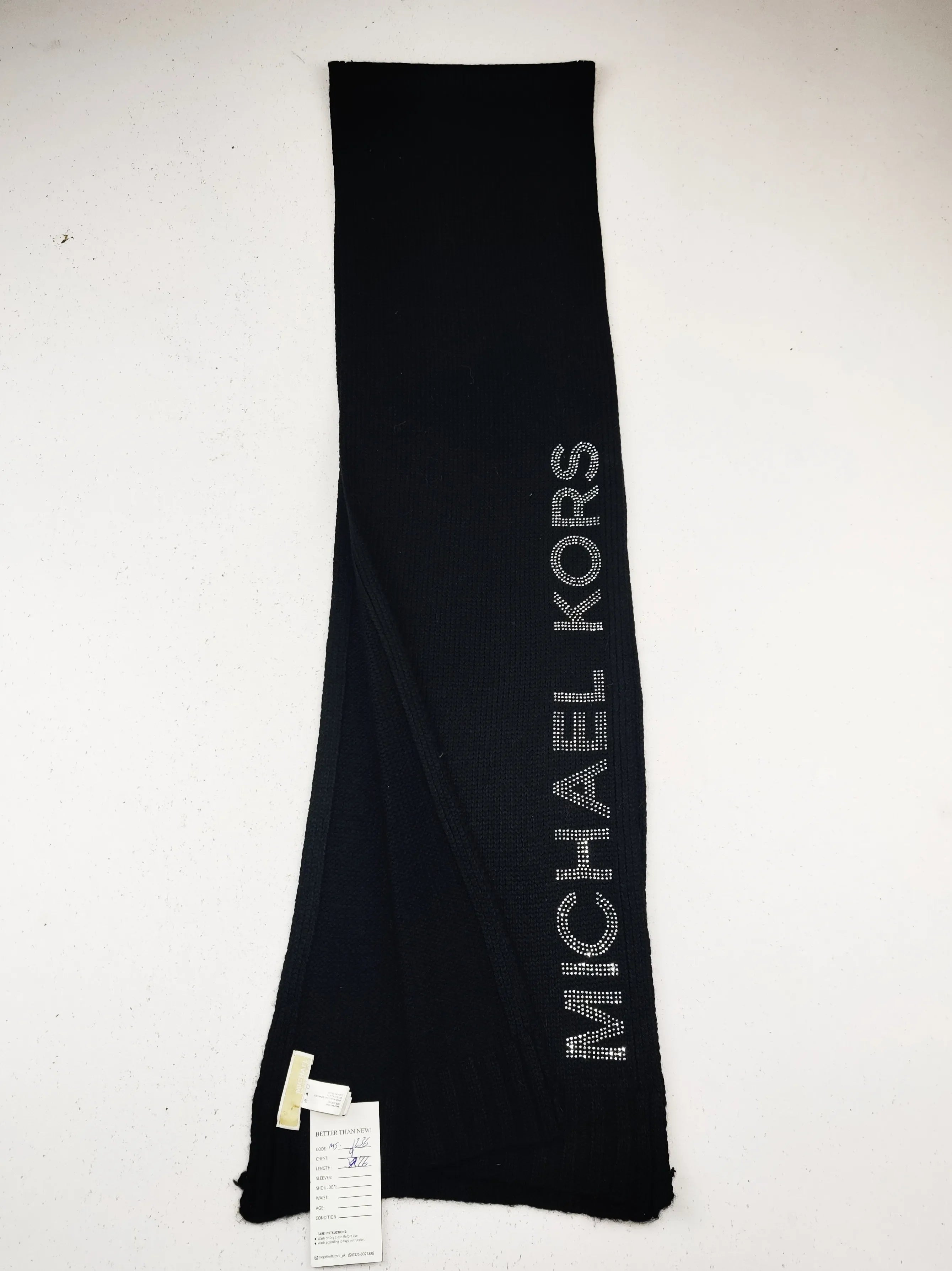 Buy online pre-used pre-loved 100% authentic & Original branded M.I.C.H.A.E.L K.O.R.S (MS-1236) available in Pakistan. Top international brands avilable.