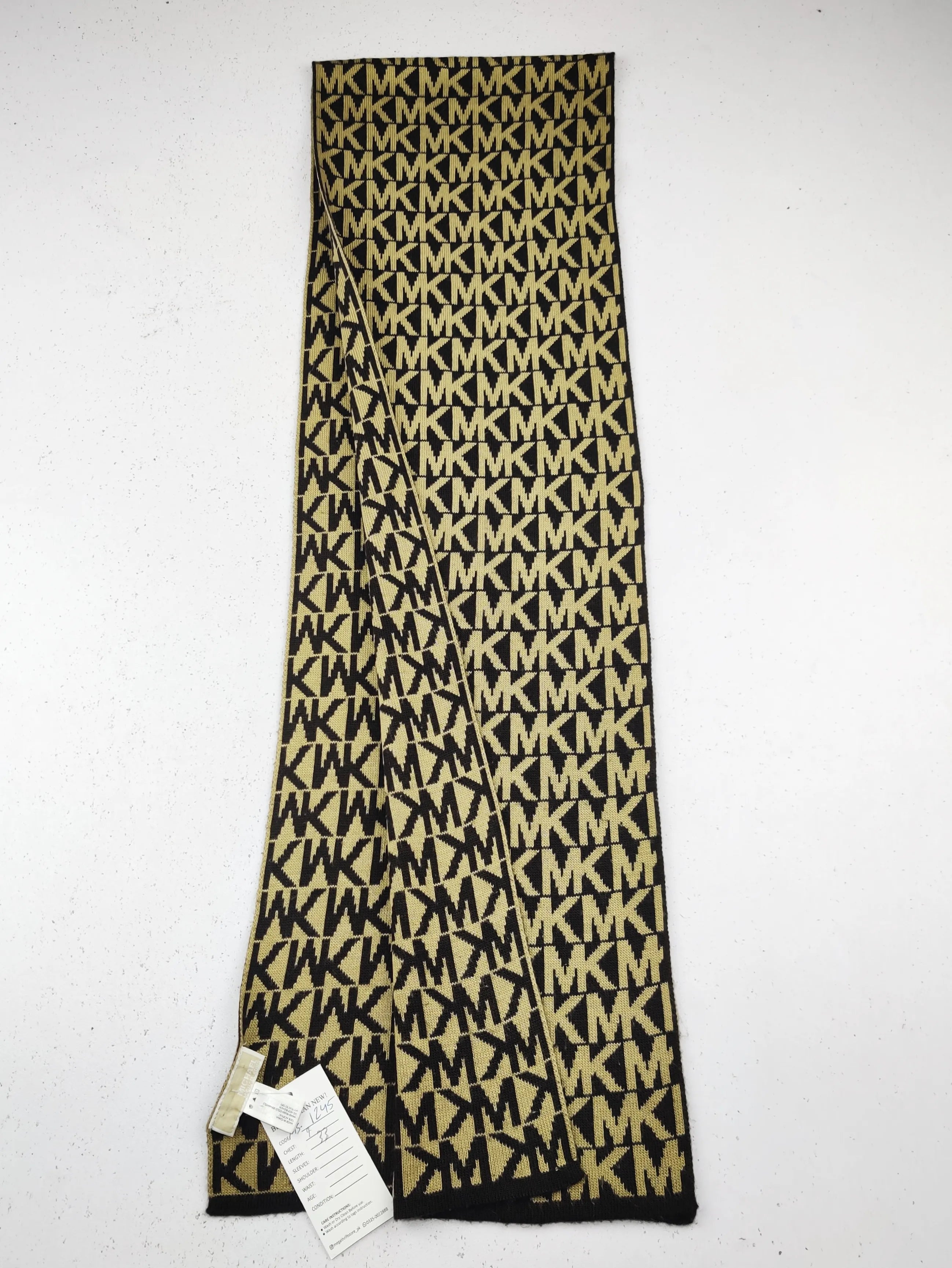 Buy online pre-used pre-loved 100% authentic & Original branded M.I.C.H.A.E.L K.O.R.S (MS-1245) available in Pakistan. Top international brands avilable.