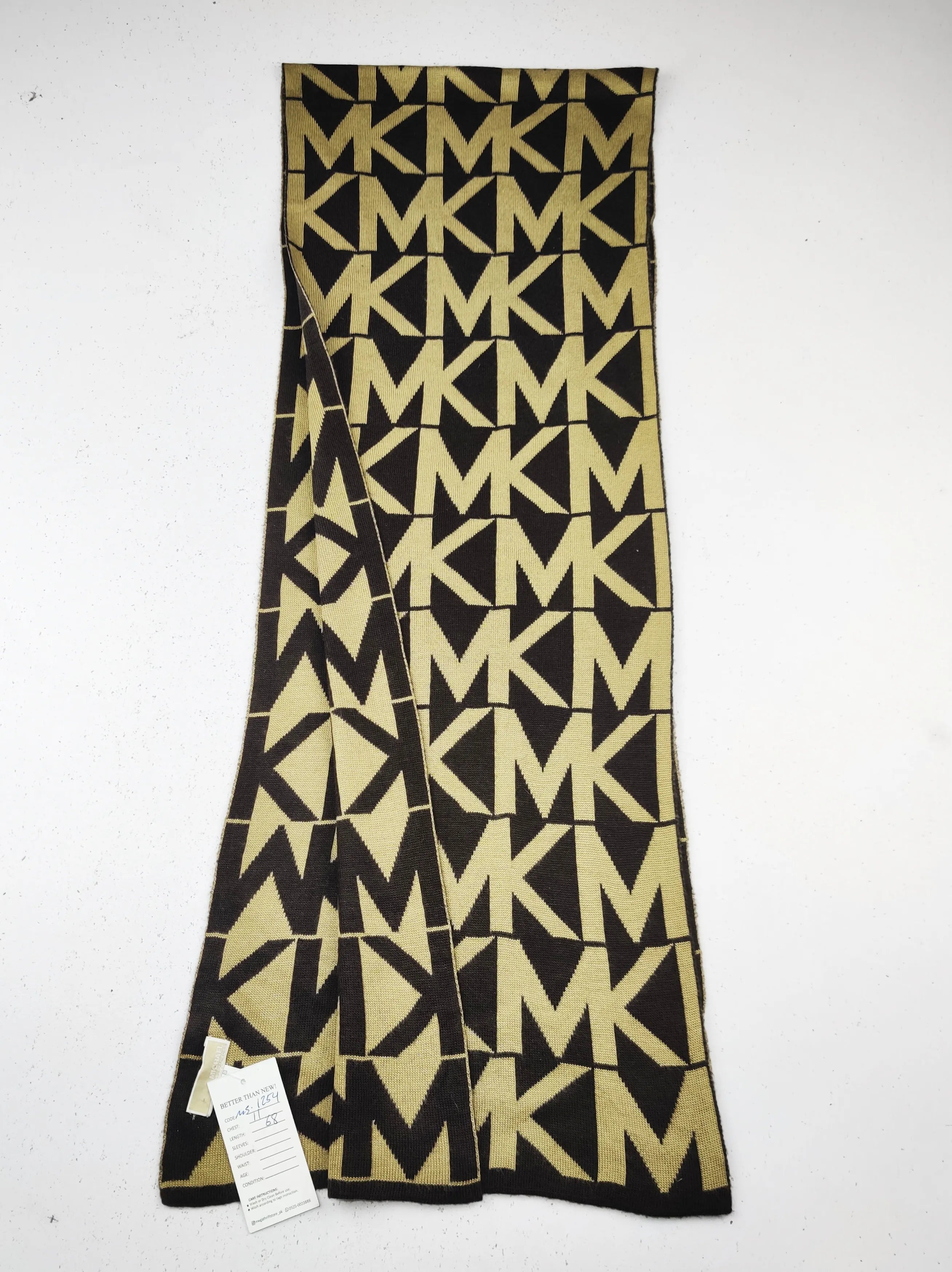Buy online pre-used pre-loved 100% authentic & Original branded M.I.C.H.A.E.L K.O.R.S (MS-1254) available in Pakistan. Top international brands avilable.
