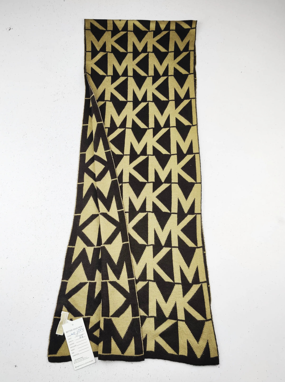 Buy online pre-used pre-loved 100% authentic & Original branded M.I.C.H.A.E.L K.O.R.S (MS-1254) available in Pakistan. Top international brands avilable.