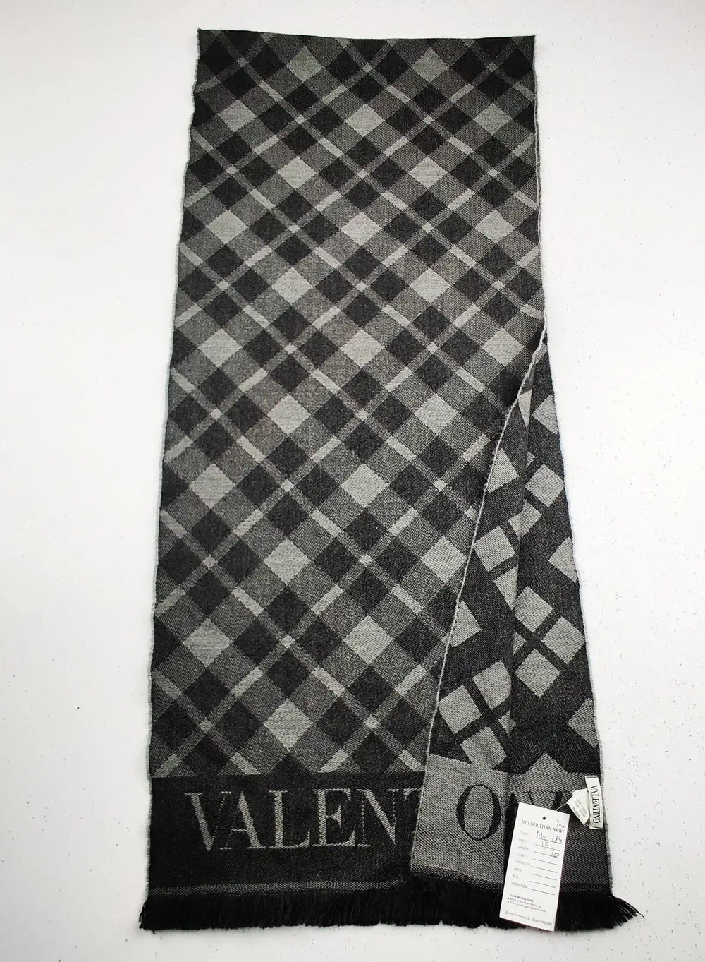Buy online pre-used pre-loved 100% authentic & Original branded Valentino (MS-184) available in Pakistan. Top international brands avilable.
