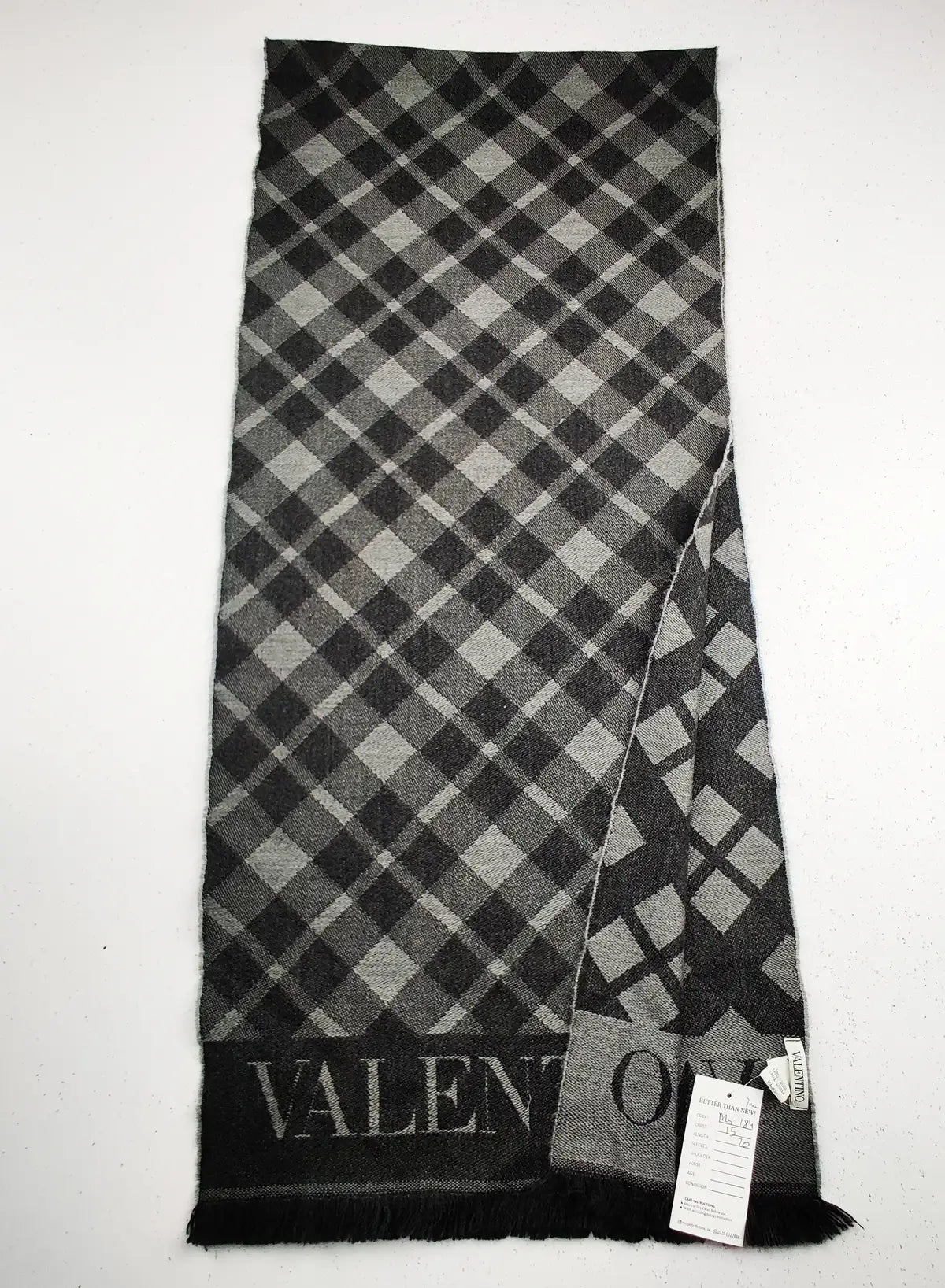 Buy online pre-used pre-loved 100% authentic & Original branded Valentino (MS-184) available in Pakistan. Top international brands avilable.