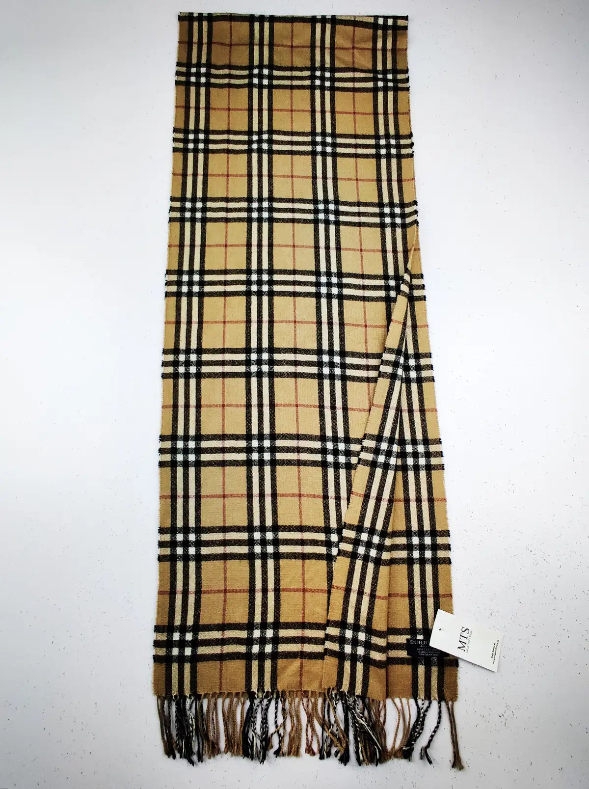 Buy online pre-used pre-loved 100% authentic & Original branded Burberry (MS-217) available in Pakistan. Top international brands avilable.