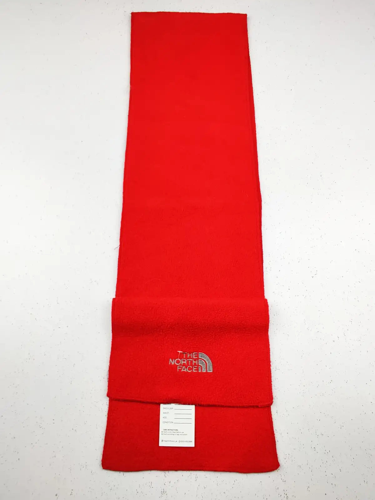 Buy online pre-used pre-loved 100% authentic & Original branded The North Face (MS-222) available in Pakistan. Top international brands avilable.