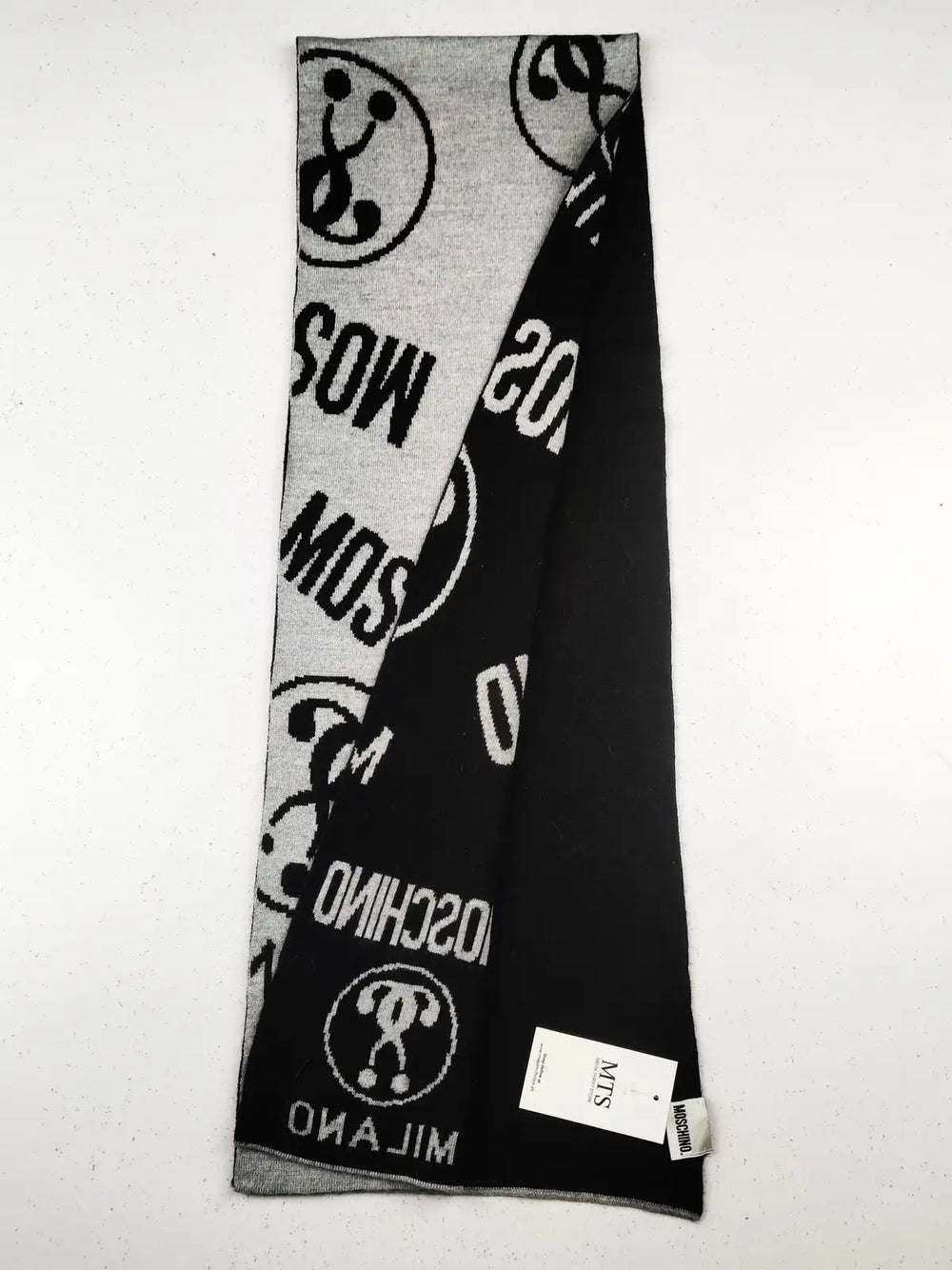 Buy online pre-used pre-loved 100% authentic & Original branded Moschino (MS-245) available in Pakistan. Top international brands avilable.