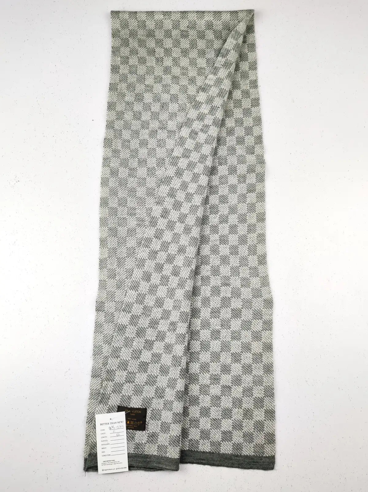 Buy online pre-used pre-loved 100% authentic & Original branded Lv (MS-249) available in Pakistan. Top international brands avilable.