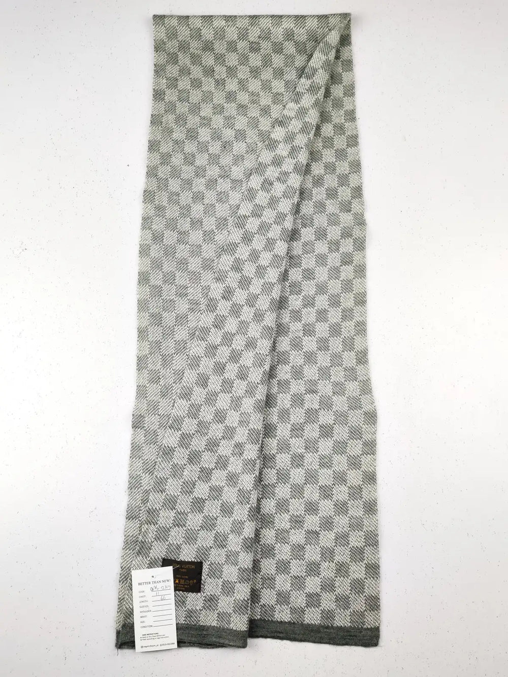 Buy online pre-used pre-loved 100% authentic & Original branded Lv (MS-249) available in Pakistan. Top international brands avilable.