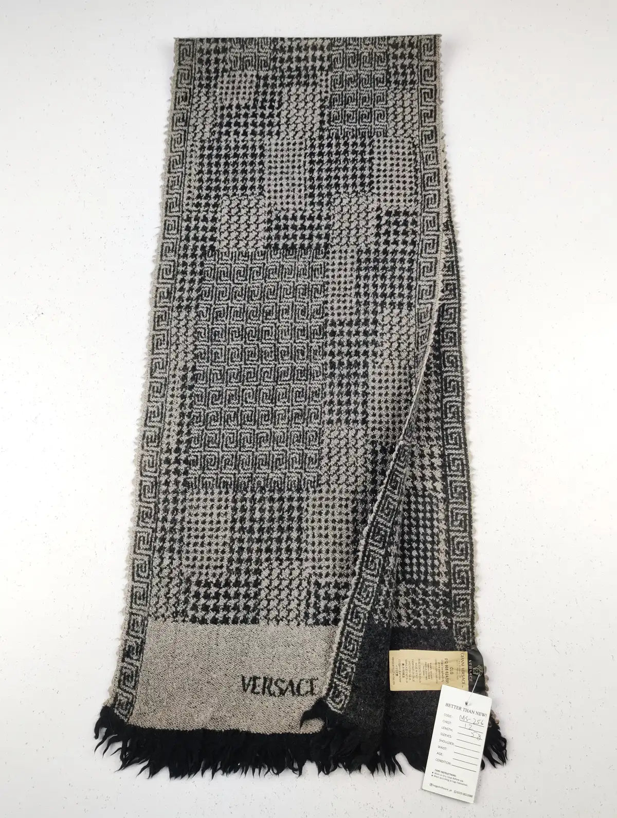 Buy online pre-used pre-loved 100% authentic & Original branded Versace (MS-256) available in Pakistan. Top international brands avilable.