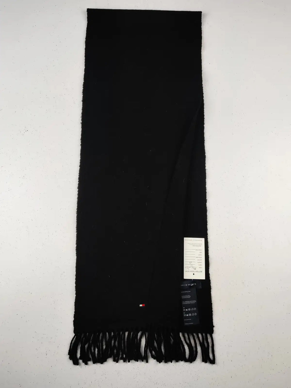 Buy online pre-used pre-loved 100% authentic & Original branded Tommy Hilfiger (MS-260) available in Pakistan. Top international brands avilable.