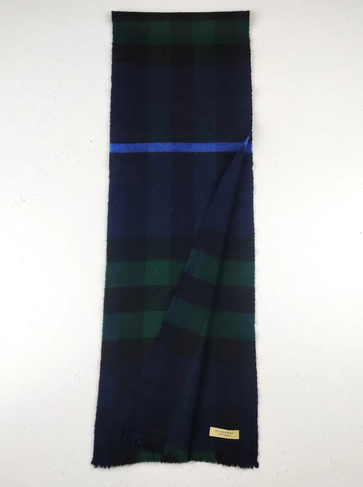 Buy online pre-used pre-loved 100% authentic & Original branded Burberry (MS-267) available in Pakistan. Top international brands avilable.