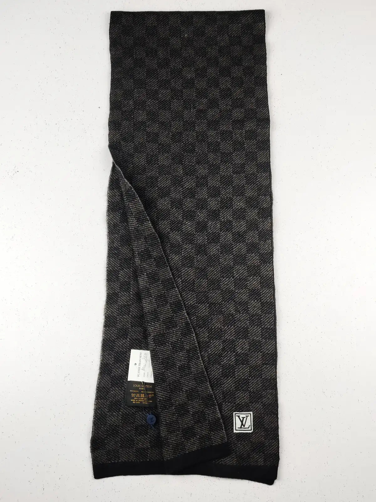 Buy online pre-used pre-loved 100% authentic & Original branded Lv (MS-269) available in Pakistan. Top international brands avilable.