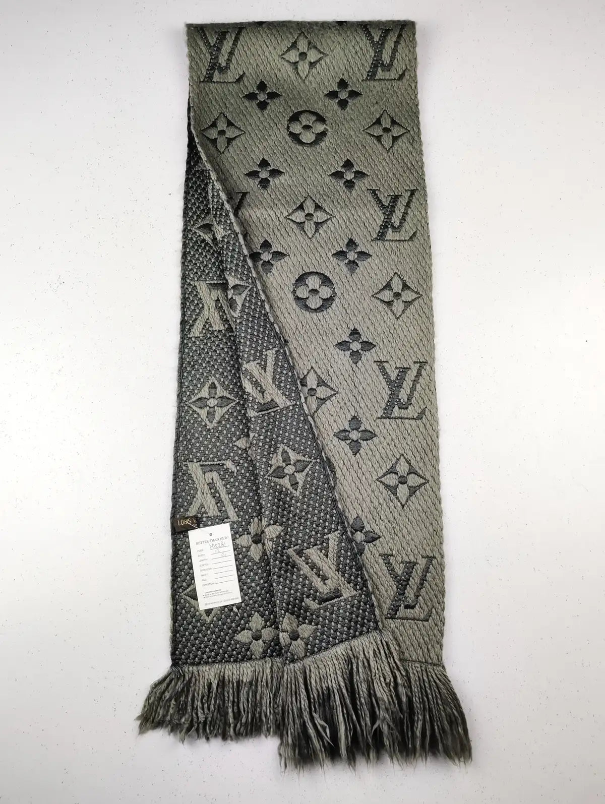 Buy online pre-used pre-loved 100% authentic & Original branded Lv (MS-281) available in Pakistan. Top international brands avilable.