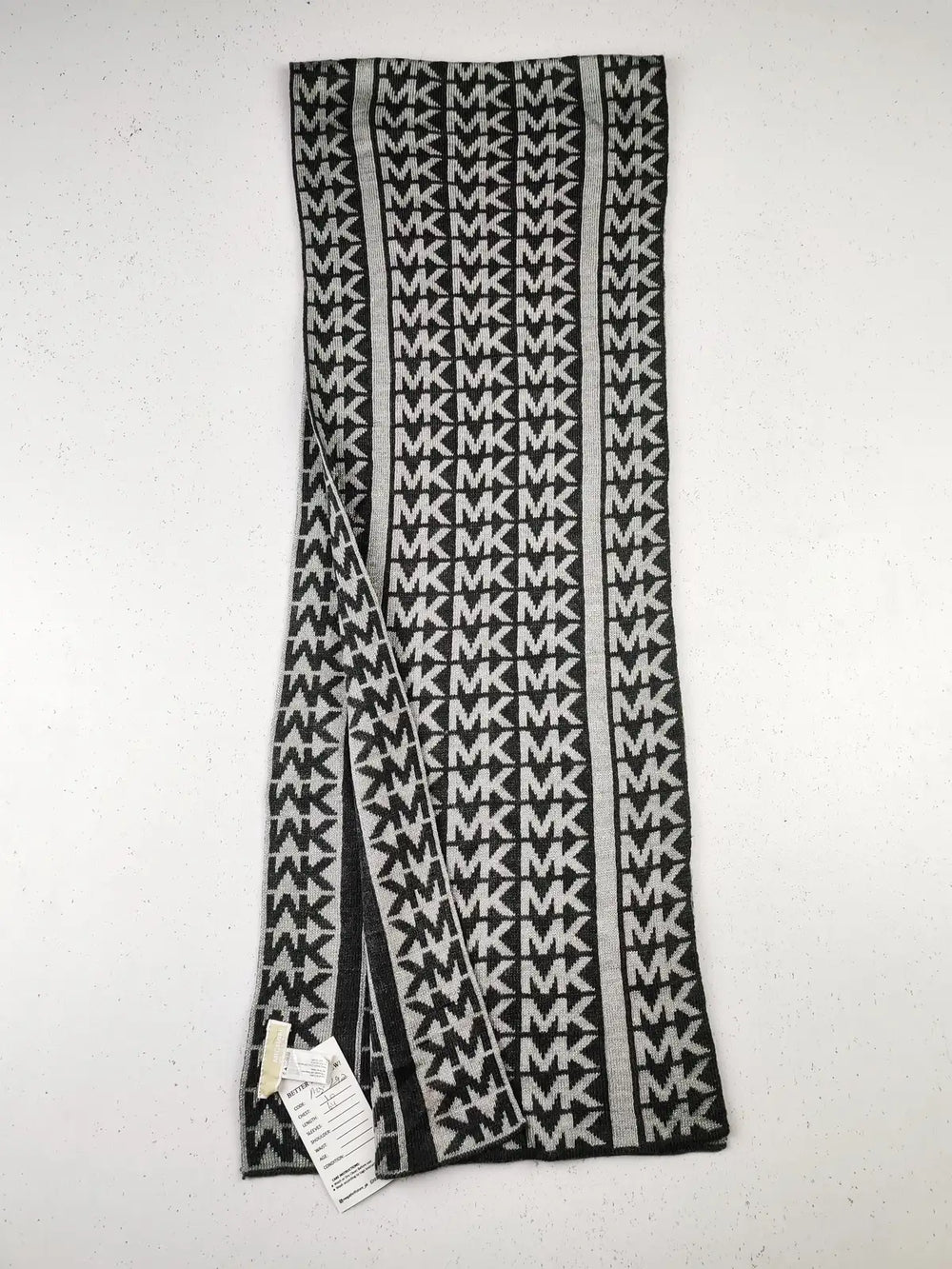 Buy online pre-used pre-loved 100% authentic & Original branded Michael Kors (MS-292) available in Pakistan. Top international brands avilable.