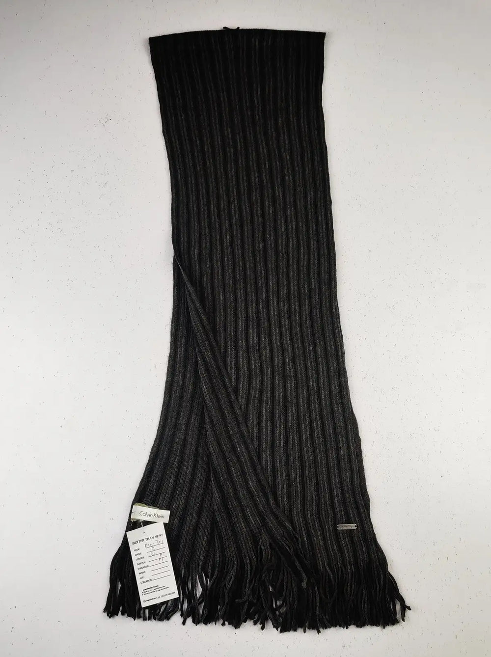 Buy online pre-used pre-loved 100% authentic & Original branded Calvin Klein (MS-301) available in Pakistan. Top international brands avilable.