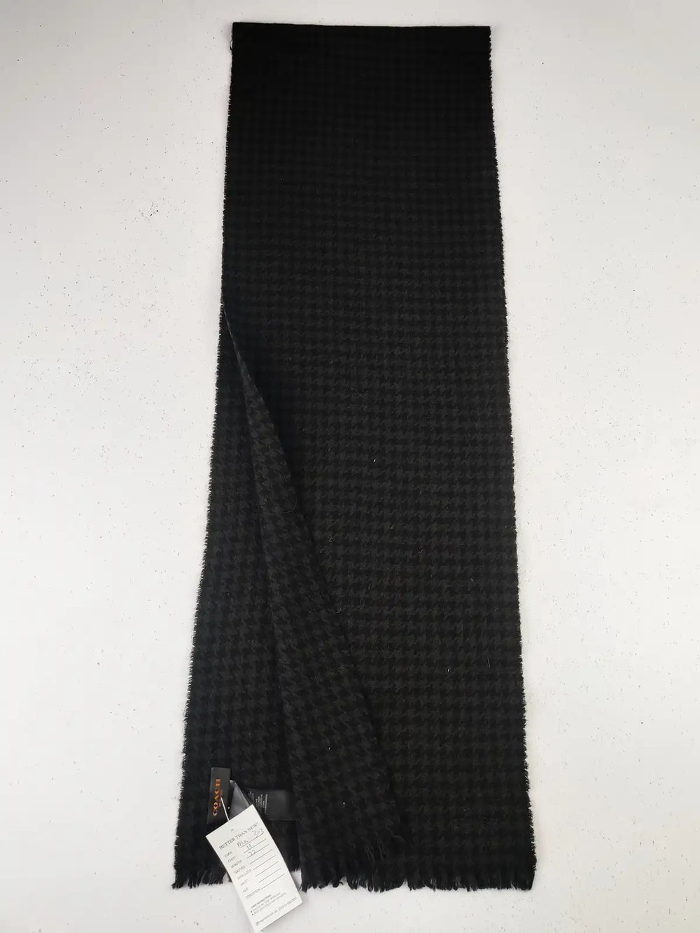 Buy online pre-used pre-loved 100% authentic & Original branded Coach (MS-303) available in Pakistan. Top international brands avilable.