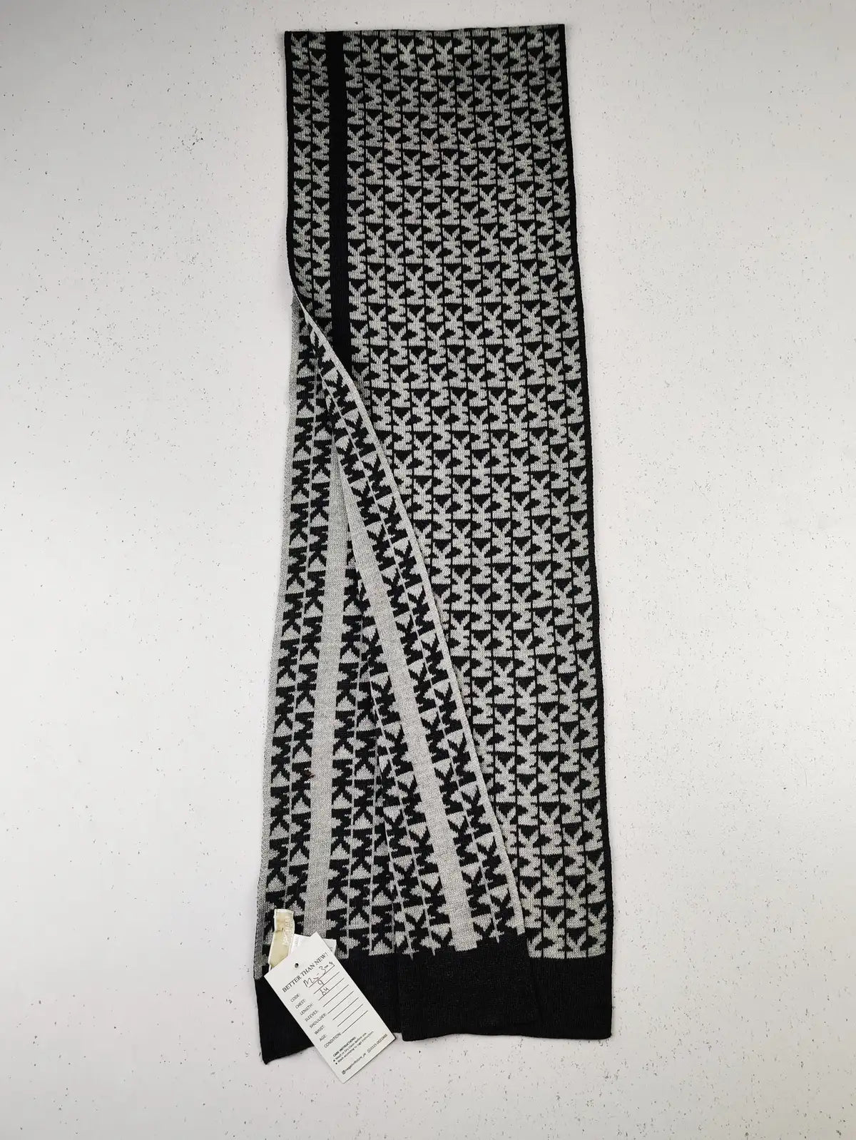 Buy online pre-used pre-loved 100% authentic & Original branded Michael Kors (MS-309) available in Pakistan. Top international brands avilable.