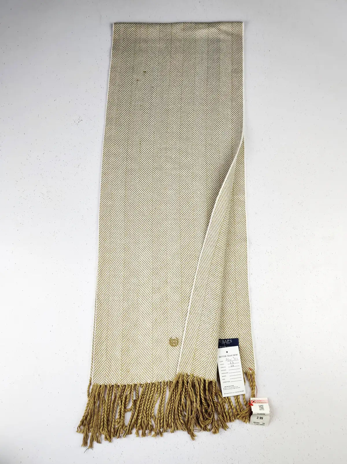 Buy online pre-used pre-loved 100% authentic & Original branded Chaps (MS-311) available in Pakistan. Top international brands avilable.