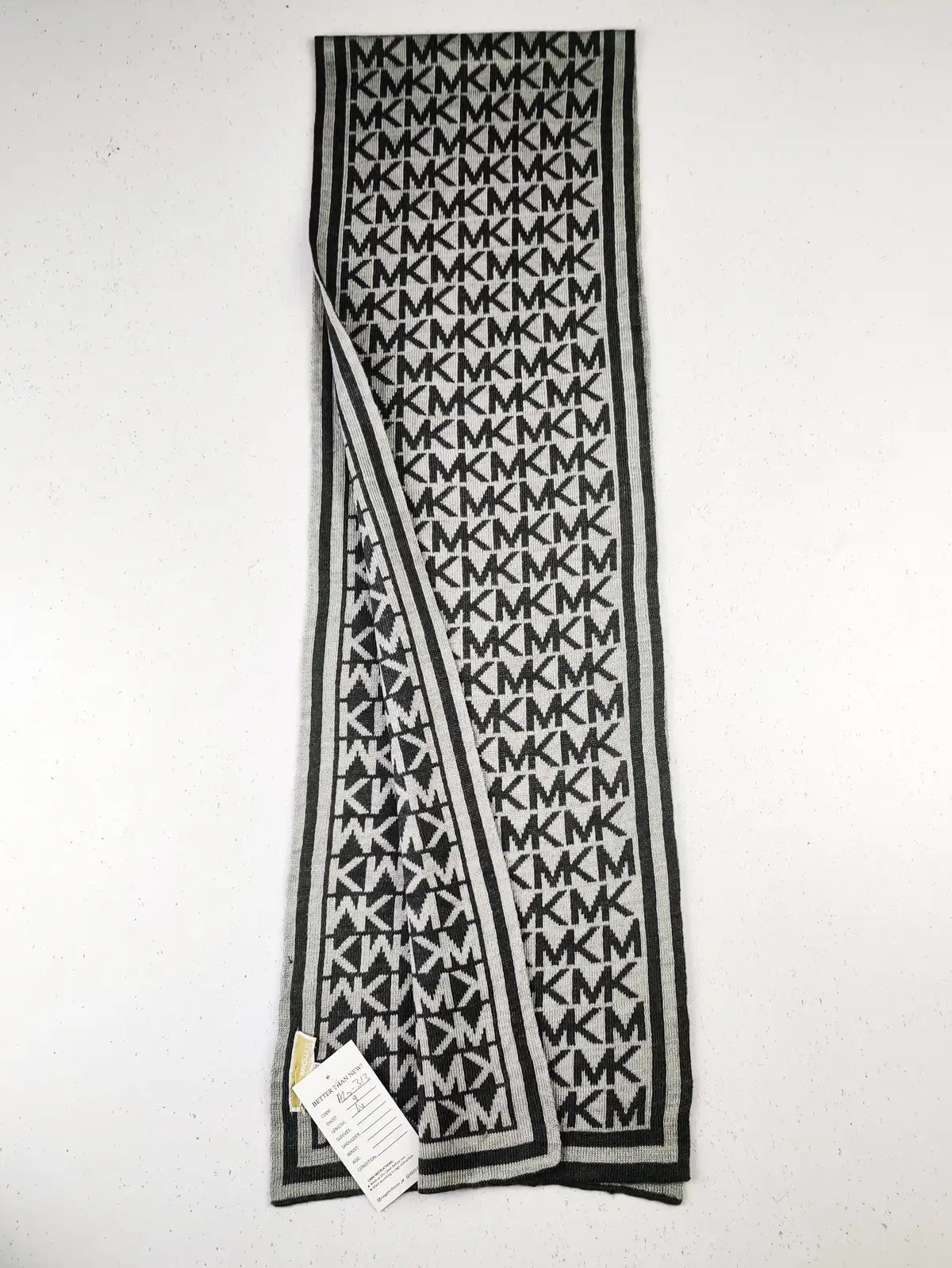 Buy online pre-used pre-loved 100% authentic & Original branded Michael Kors (MS-313) available in Pakistan. Top international brands avilable.