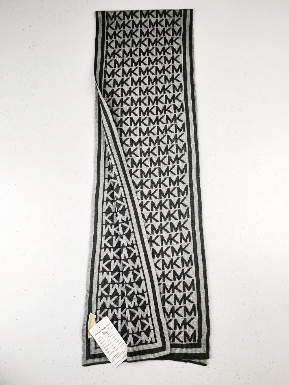 Buy online pre-used pre-loved 100% authentic & Original branded Michael Kors (MS-313) available in Pakistan. Top international brands avilable.