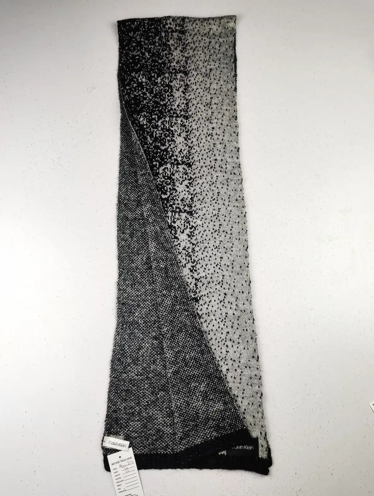 Buy online pre-used pre-loved 100% authentic & Original branded Calvin Klein (MS-314) available in Pakistan. Top international brands avilable.