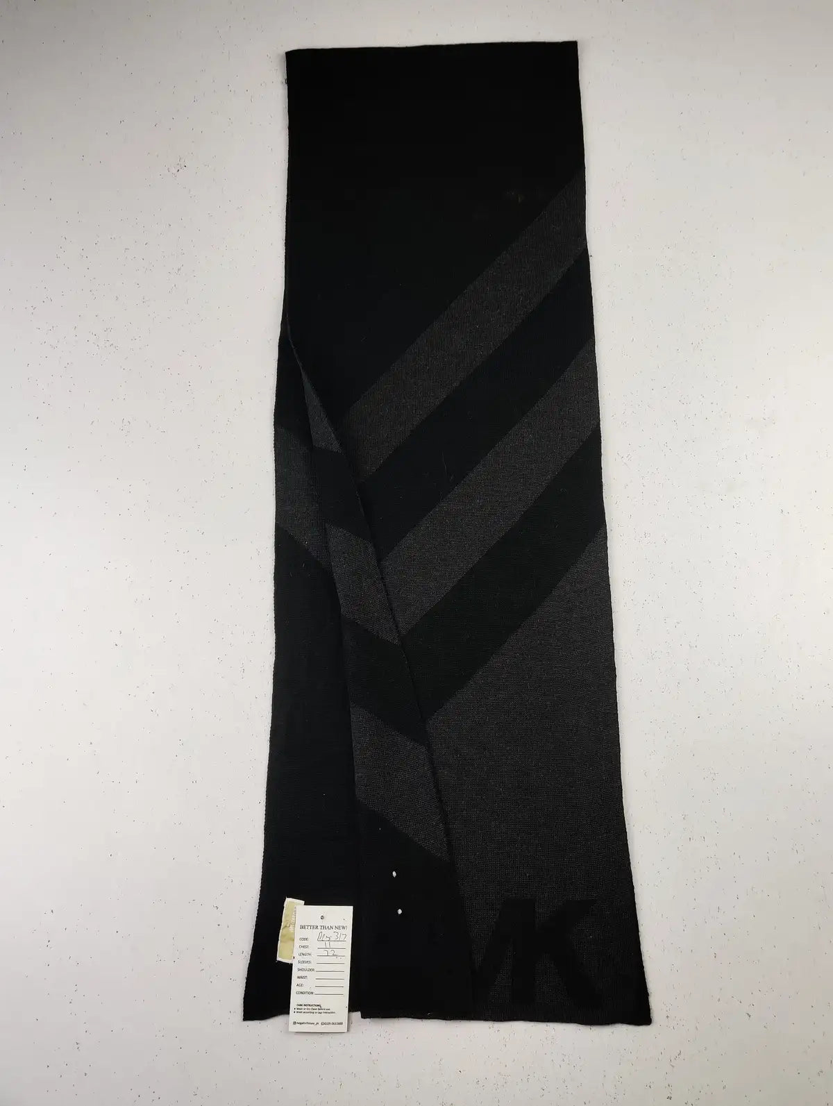 Buy online pre-used pre-loved 100% authentic & Original branded Michael Kors (MS-317) available in Pakistan. Top international brands avilable.