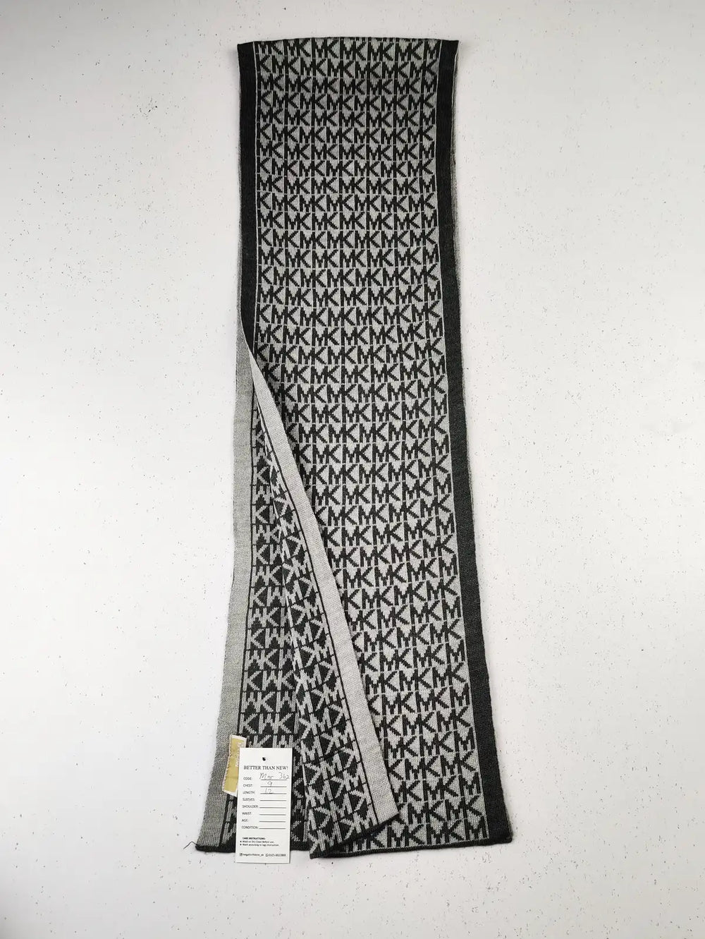 Buy online pre-used pre-loved 100% authentic & Original branded Michael Kors (MS-362) available in Pakistan. Top international brands avilable.