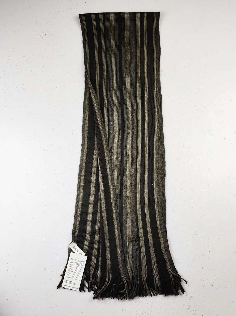 Buy online pre-used pre-loved 100% authentic & Original branded Calvin Klein (MS-365) available in Pakistan. Top international brands avilable.