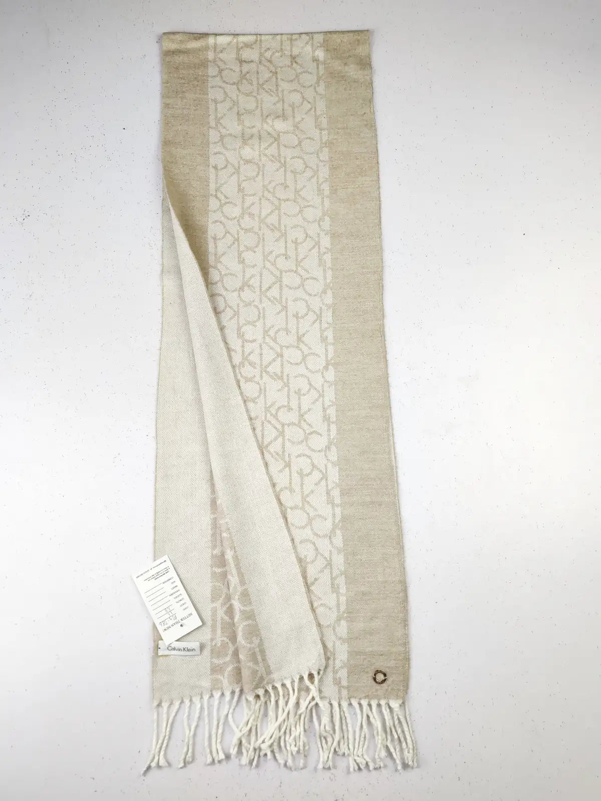 Buy online pre-used pre-loved 100% authentic & Original branded Calvin Klein (MS-386) available in Pakistan. Top international brands avilable.