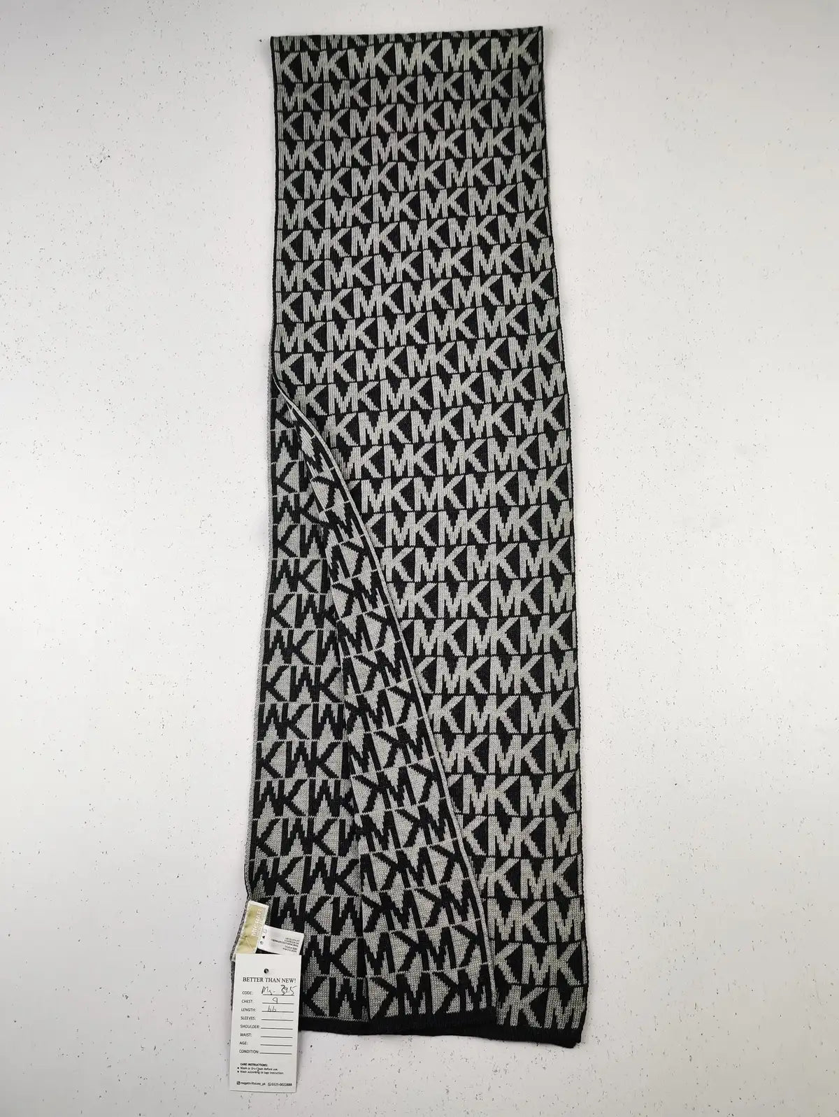 Buy online pre-used pre-loved 100% authentic & Original branded Michael Kors (MS-395) available in Pakistan. Top international brands avilable.